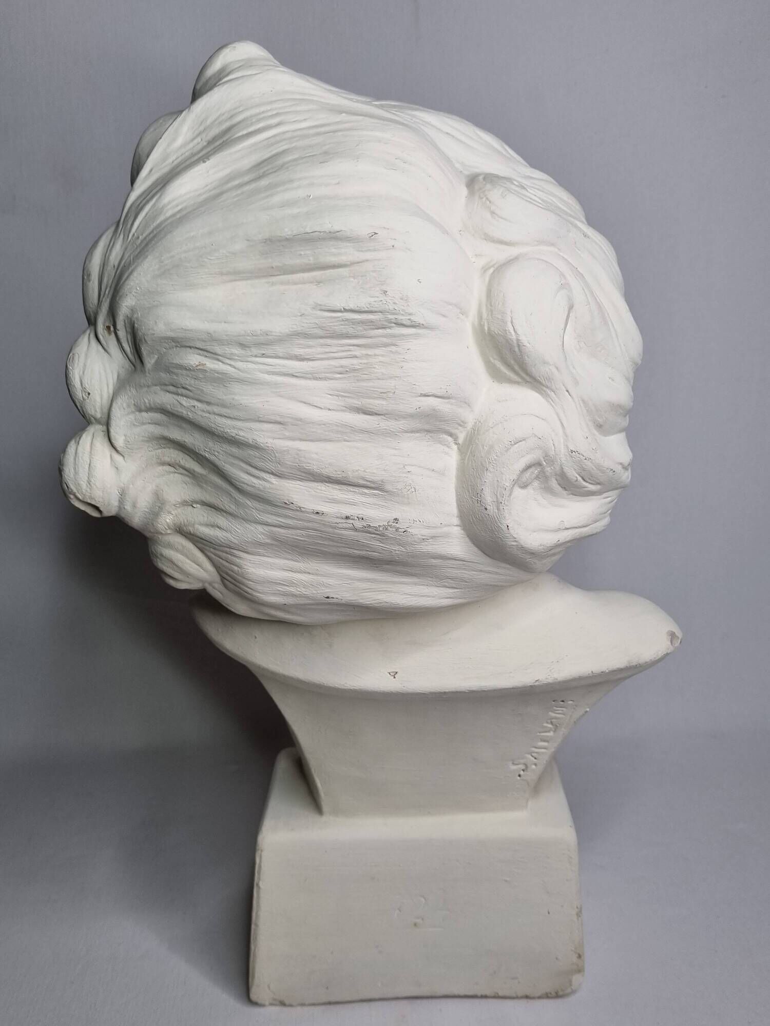Bust of a young woman by Salvatore Melani, Art Deco style, 48 cm