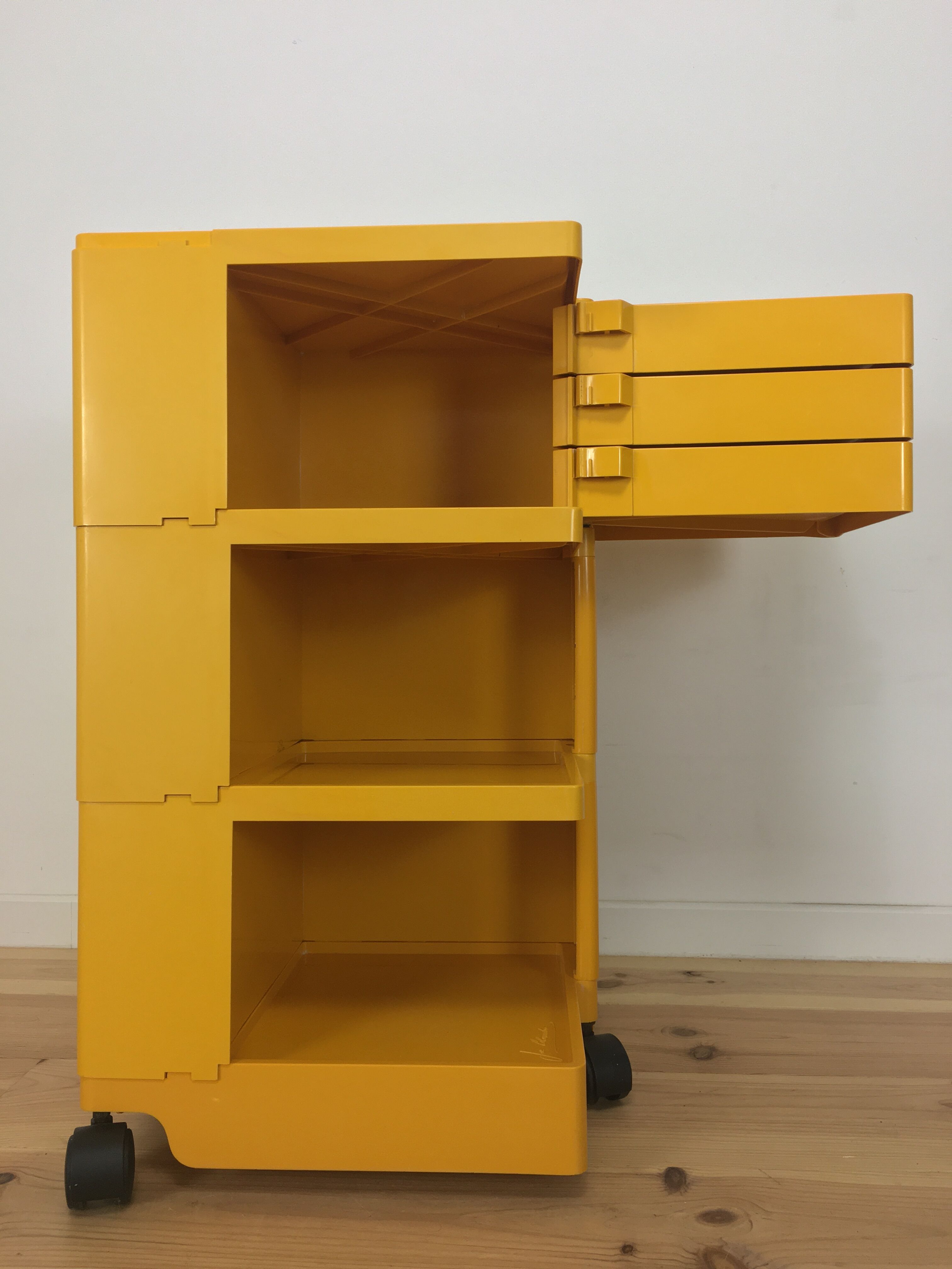 Dessert Boby by Joe Colombo