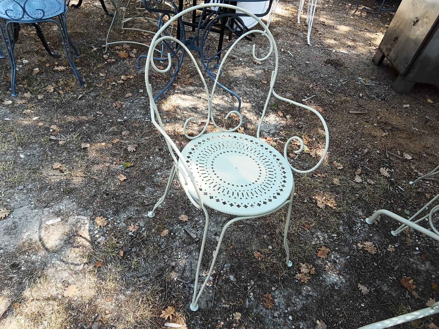 Salon de jardin en fer forgé vert