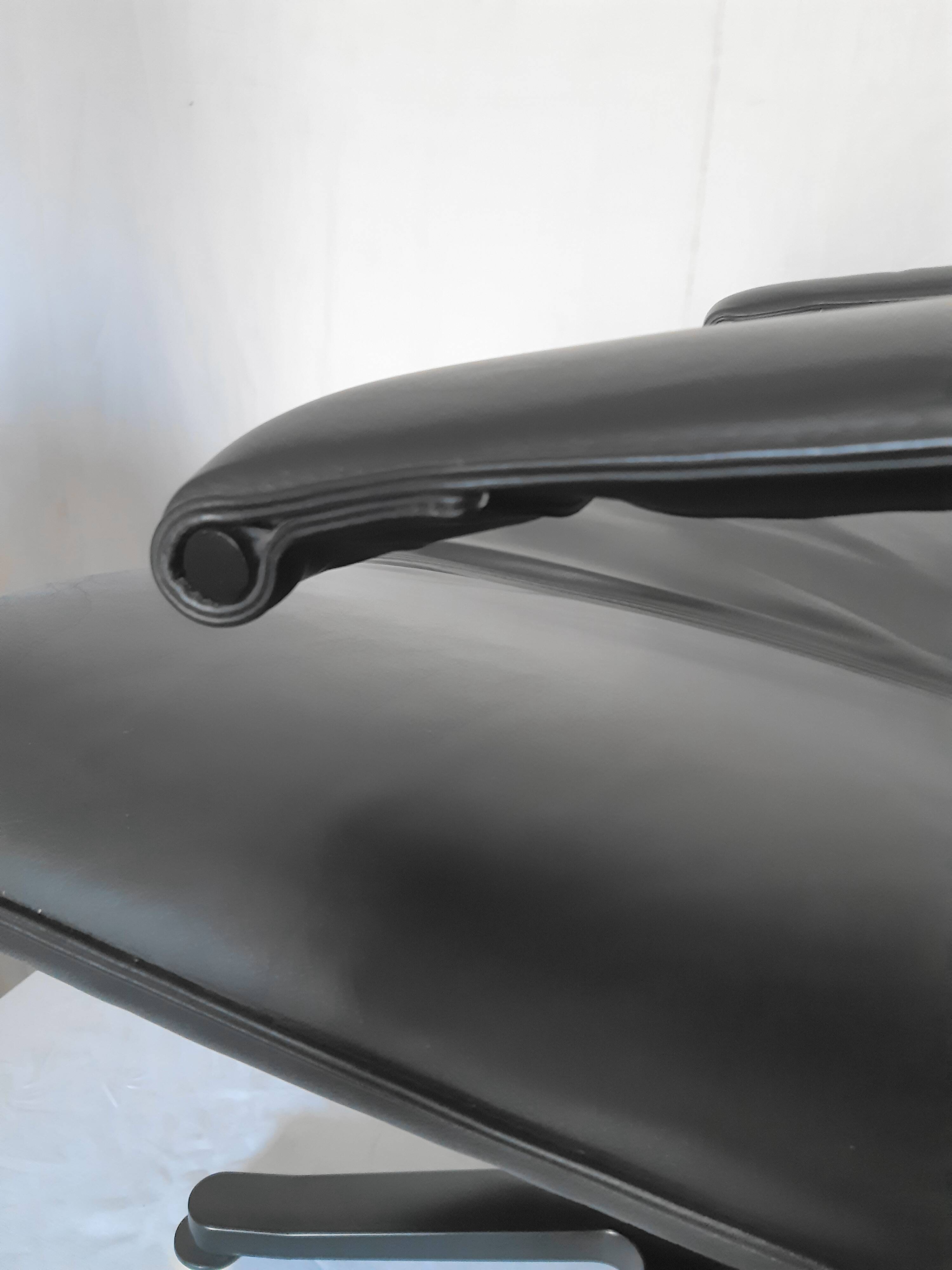 Office armchair in leather by Jean Louis Berthet pure Mobilier International, 80s