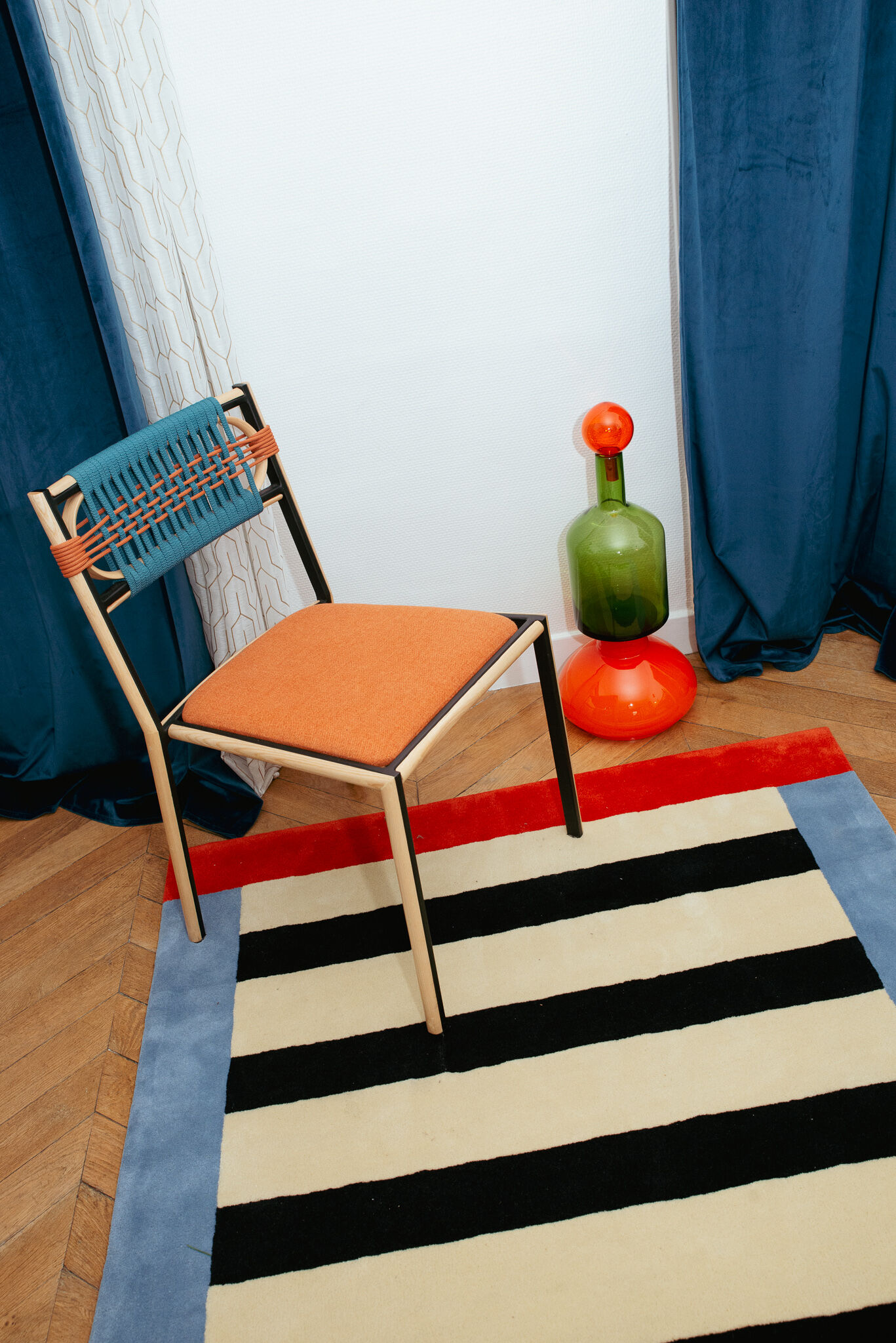 Handmade red symmetry tufted wool rug 120 x 180 cm