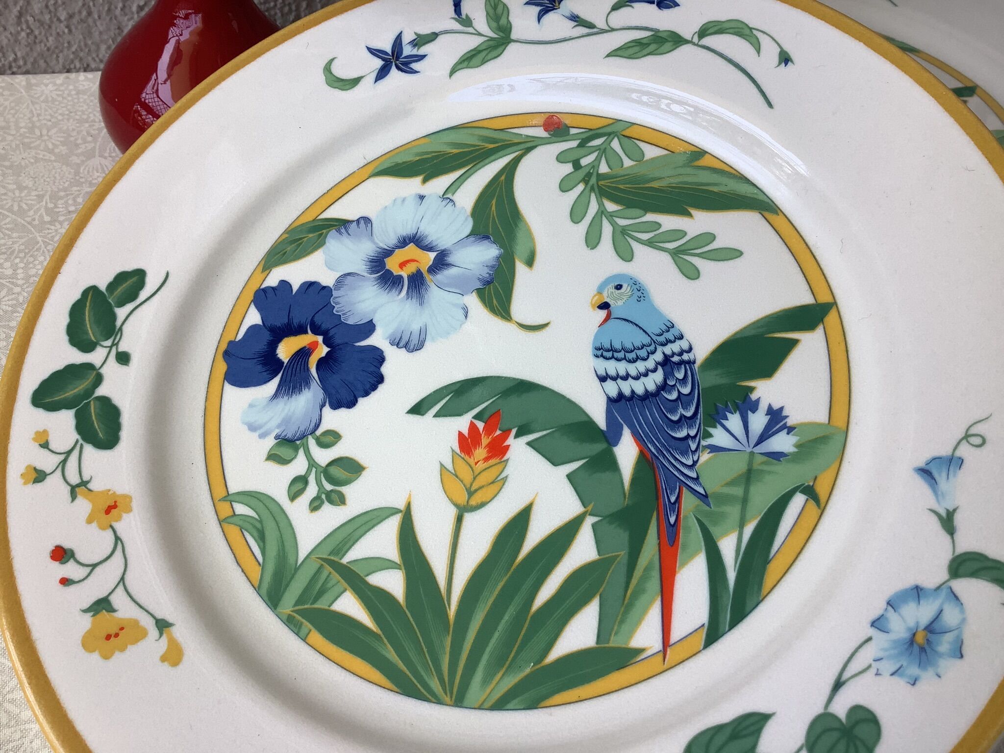 Ara Pier Import Japan Hibiscus and Parrot plates