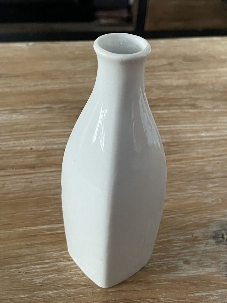 Vase en porcelaine à décor floral