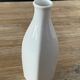 Vase en porcelaine à décor floral