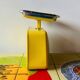 Stube - vintage yellow kitchen scale in enameled metal - force 10