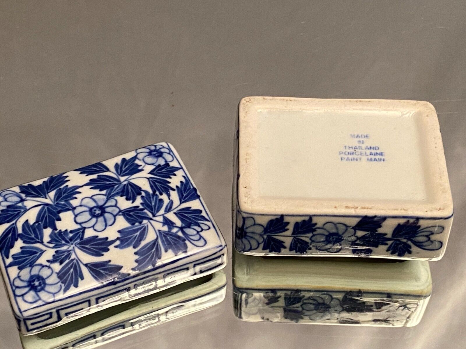 Rectangular Asian porcelain pillbox