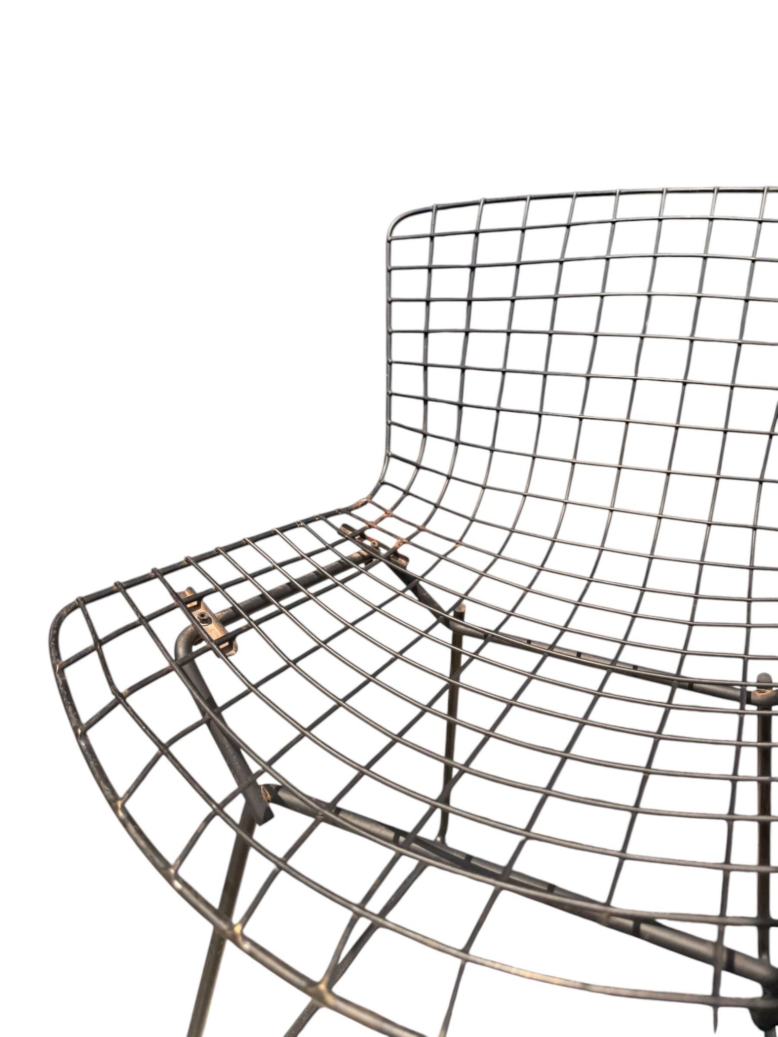 Suite de 4 Chaises "Wire" — Harry Bertoia pour Knoll (Rilsan Noir)
