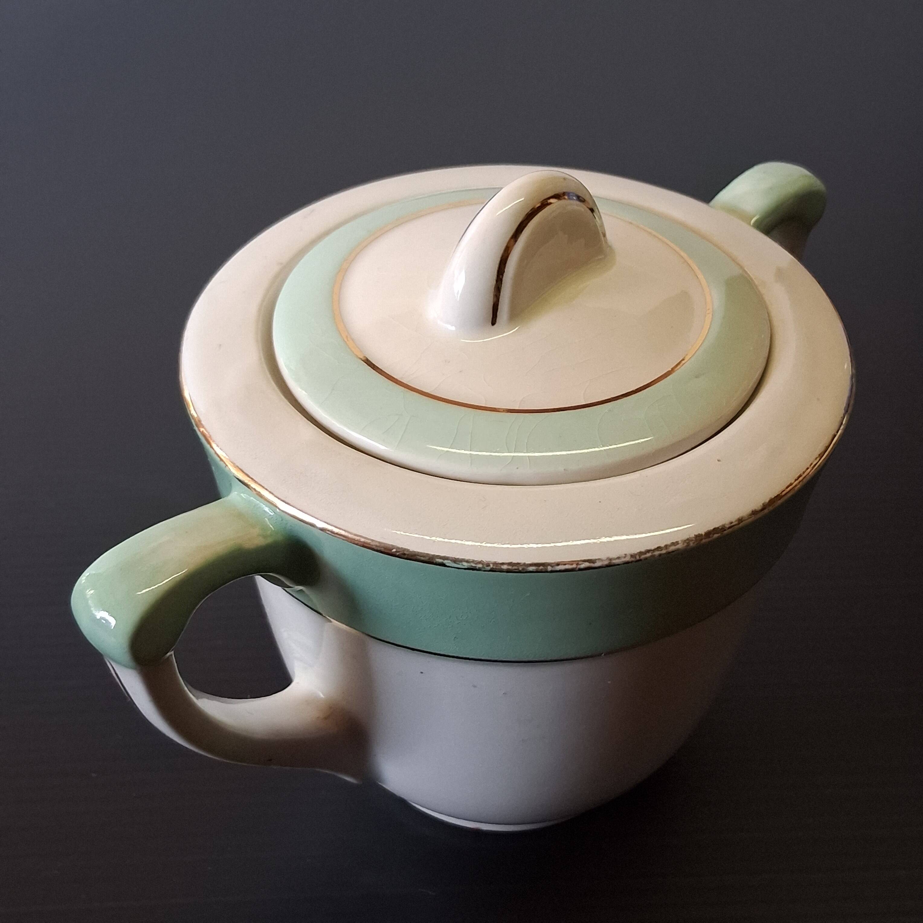 Old mint green sugar bowl from Moulin des Loups, model "Gondé", in good condition.