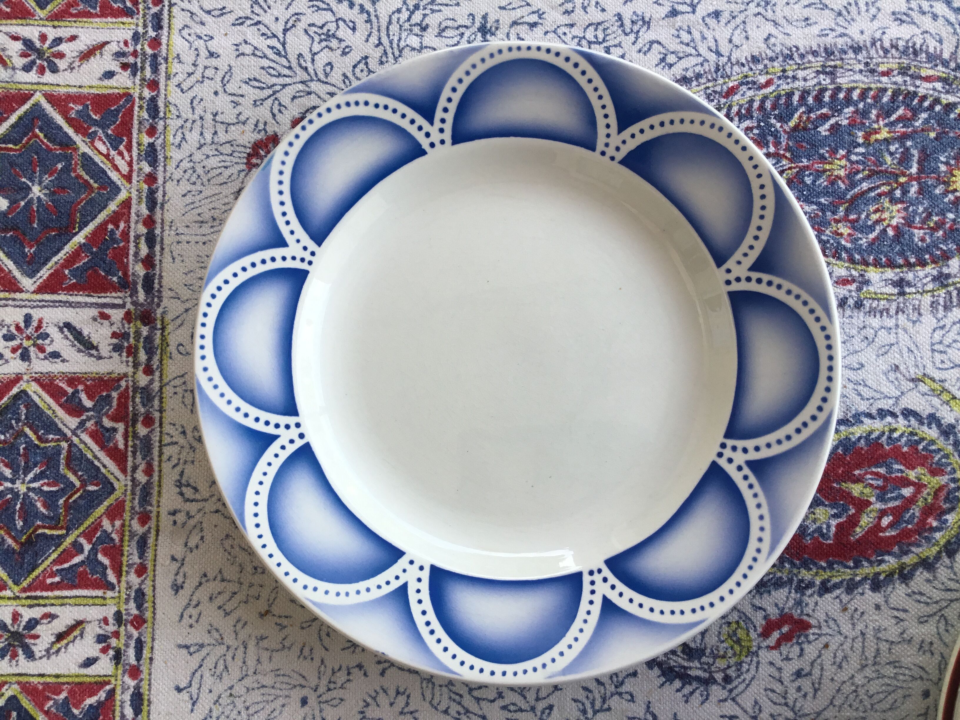 Set of 6 mismatched plates