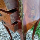 Tables de chevets en marqueterie plateau marbre style louis xv