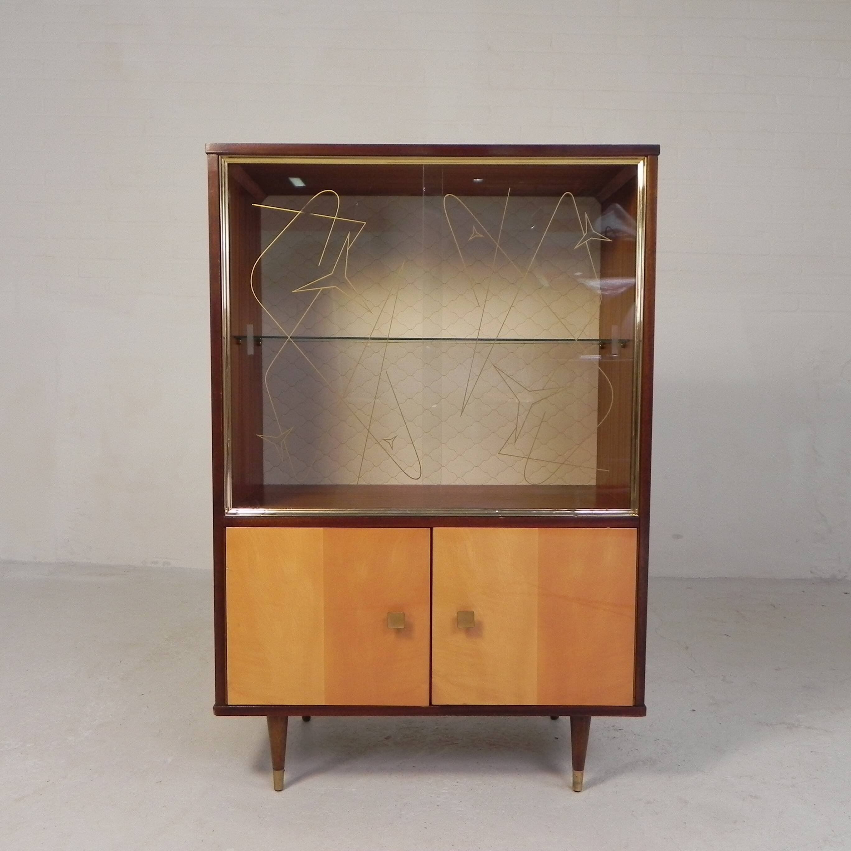 Vitrine Space Age avec portes coulissantes en verre, Belgique, années 1960