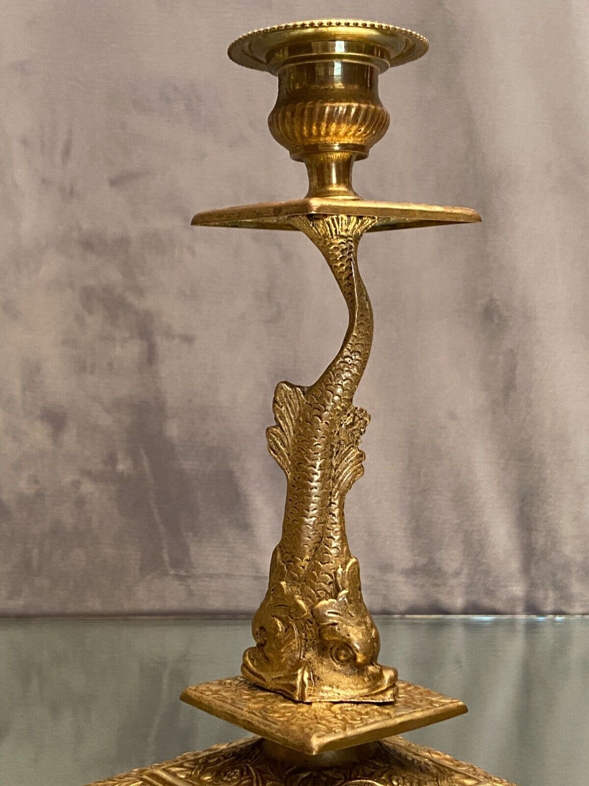 Lamp foot XIXth Louis XIV with stylized dauphin mounted in lamp without transformation