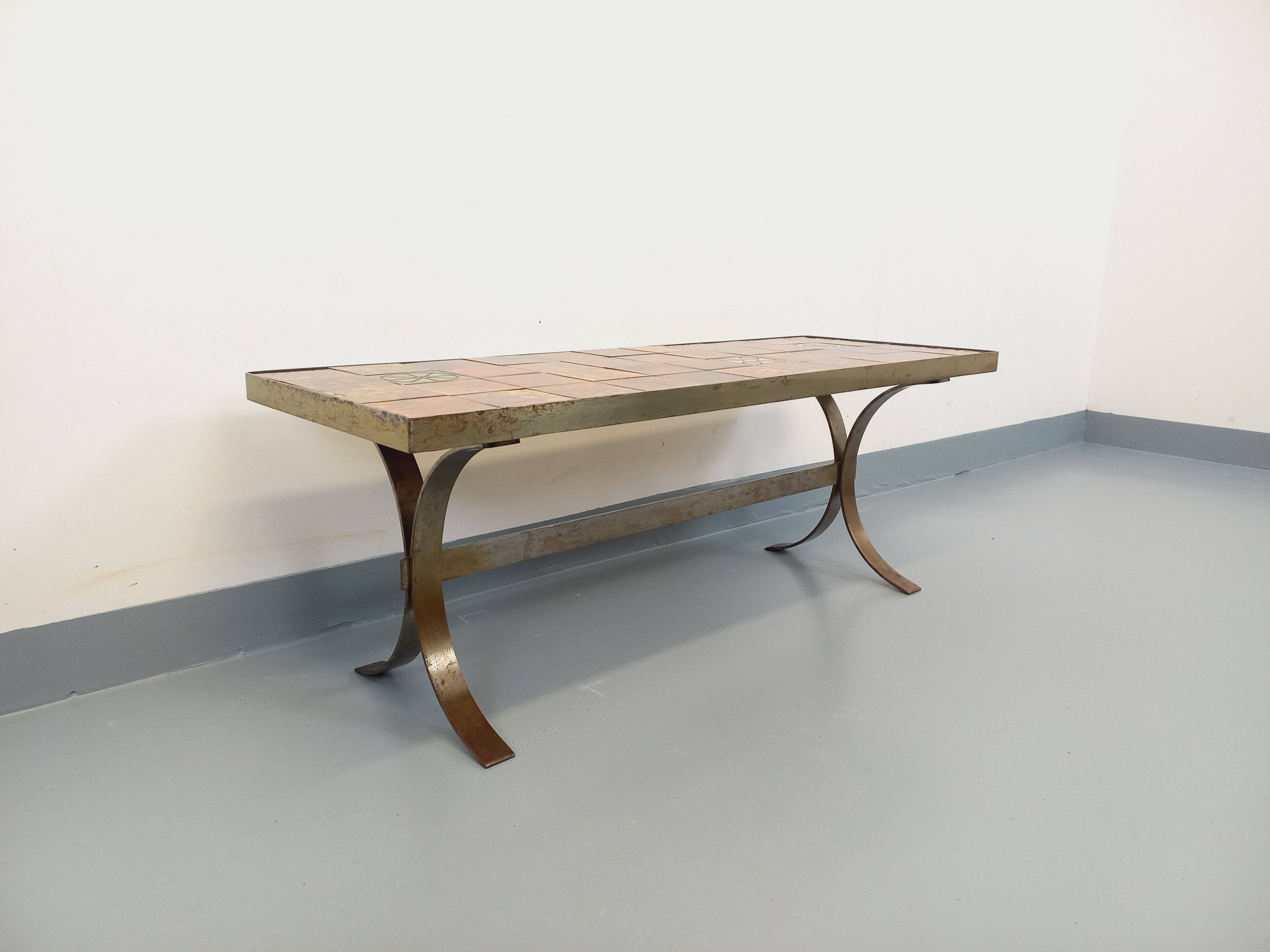 Vintage rectangular coffee table by Roche-Bobois in steel and ceramic.