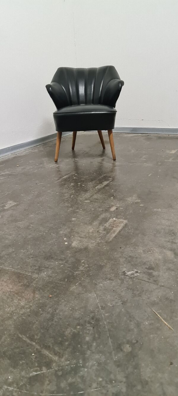 Chaise skai noir vintage