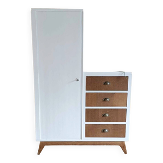 Armoire asymétrique