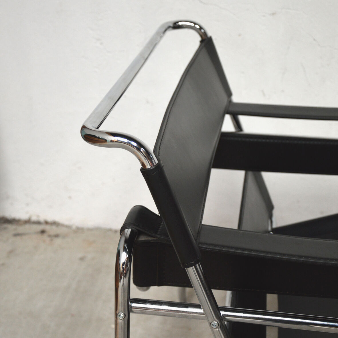 Paire de fauteuils Wassily noir, Italie 1980