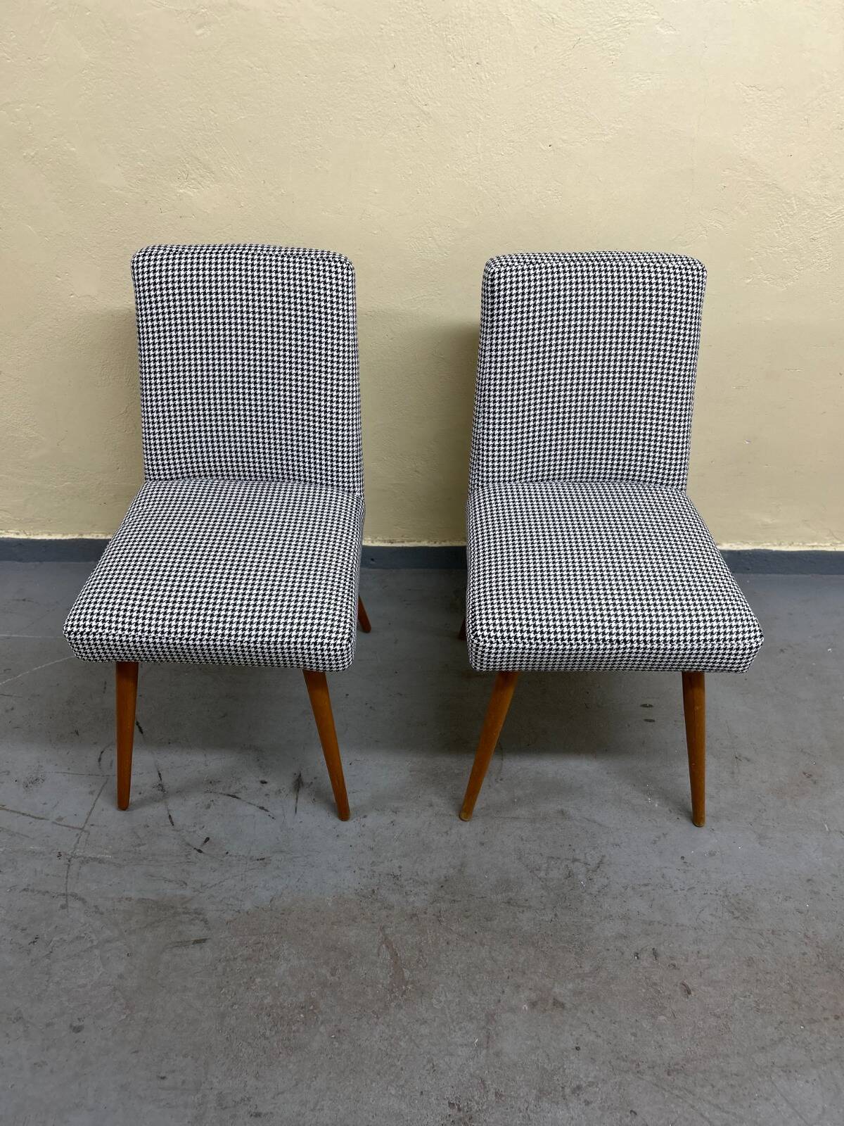 Model 200-113 Patyczak Lounge Chairs, 1960s, Set of 2