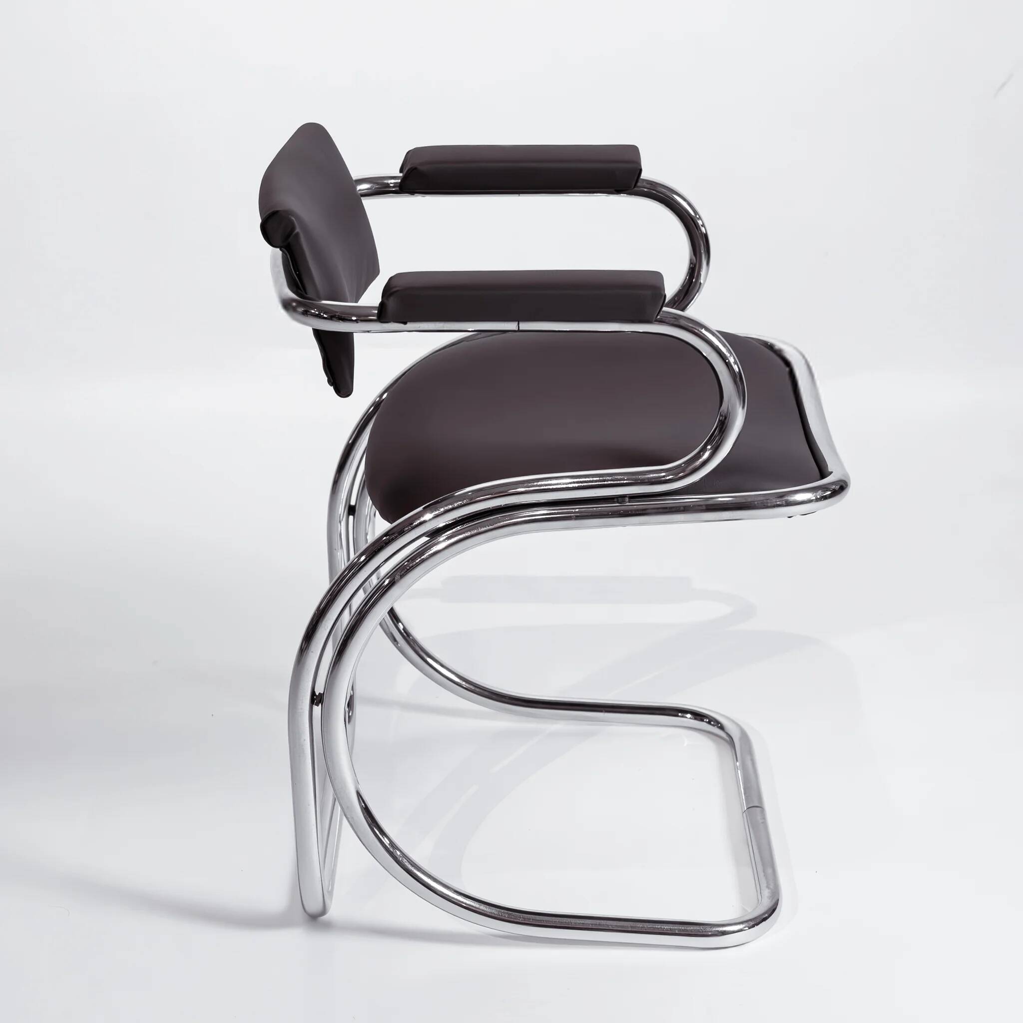 Vintage Italian cantilever chair in chrome tubular metal, 1970s.