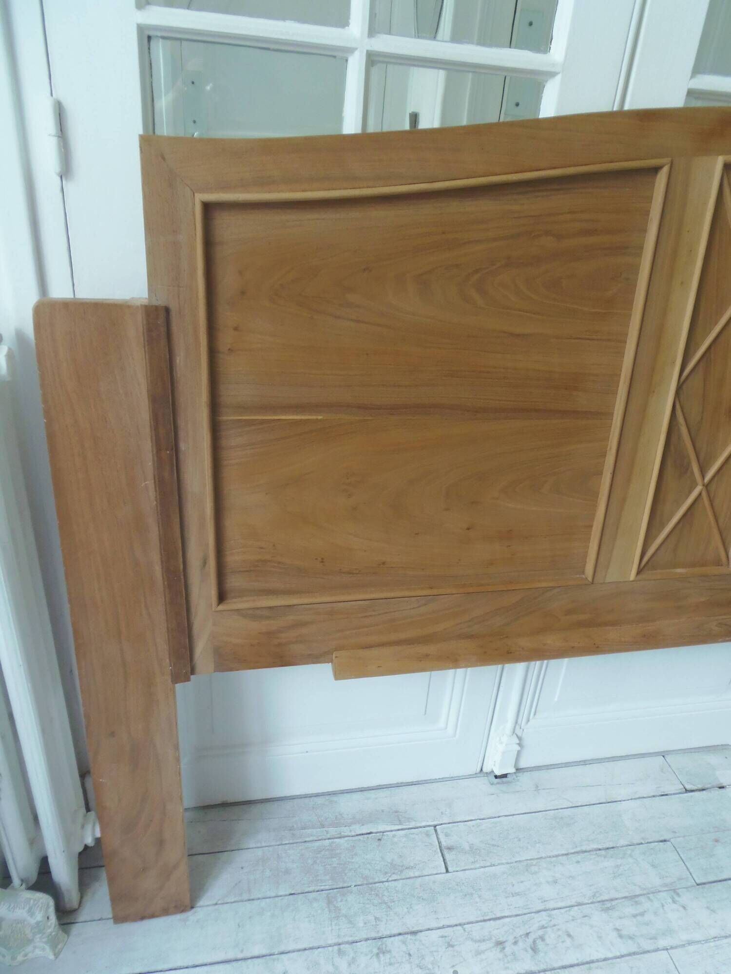 Headboard for a 160 bed in solid walnut. Unique piece made from old elements.
