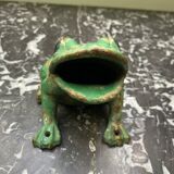 Cast iron frog