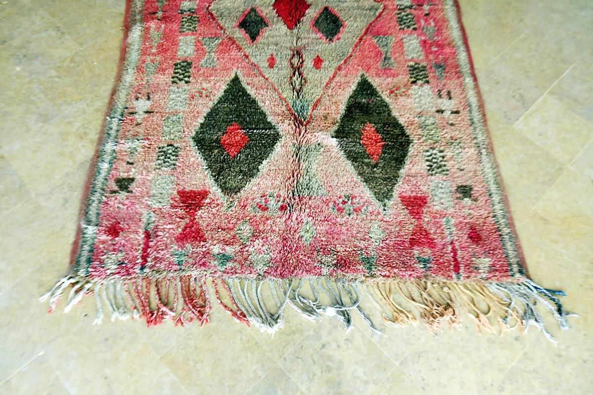 Moroccan Berber rug Boujaad vintage 306 x 179 cm Excellent condition