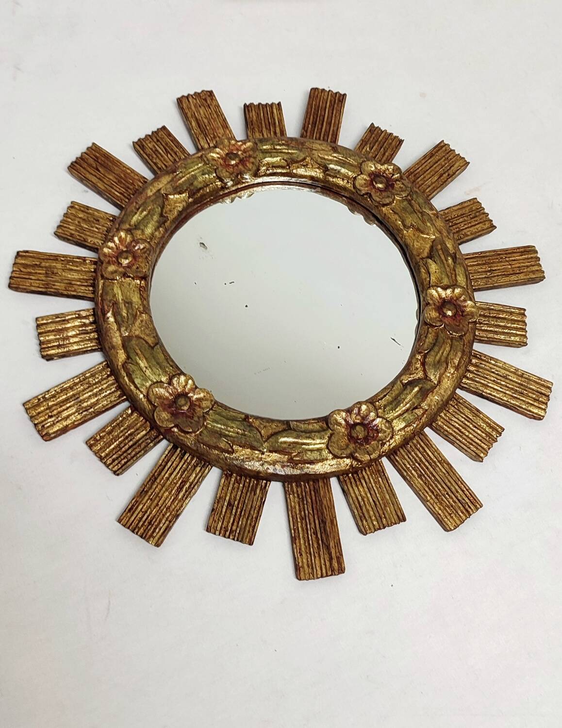 Espejo sol de madera. Spain, 1960s.