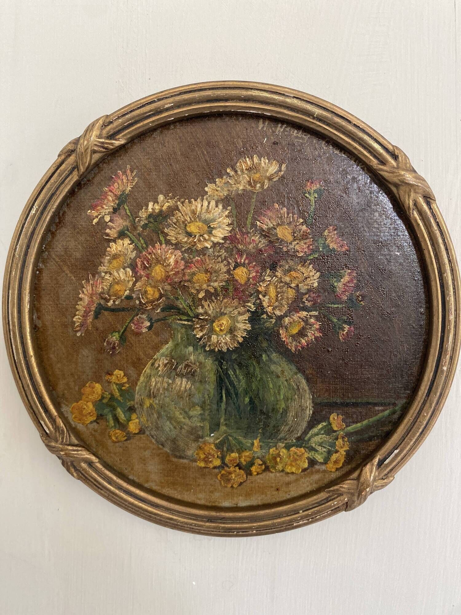 Bouquet of flowers table