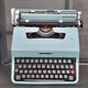 Typewriter Olivetti Lettera 32