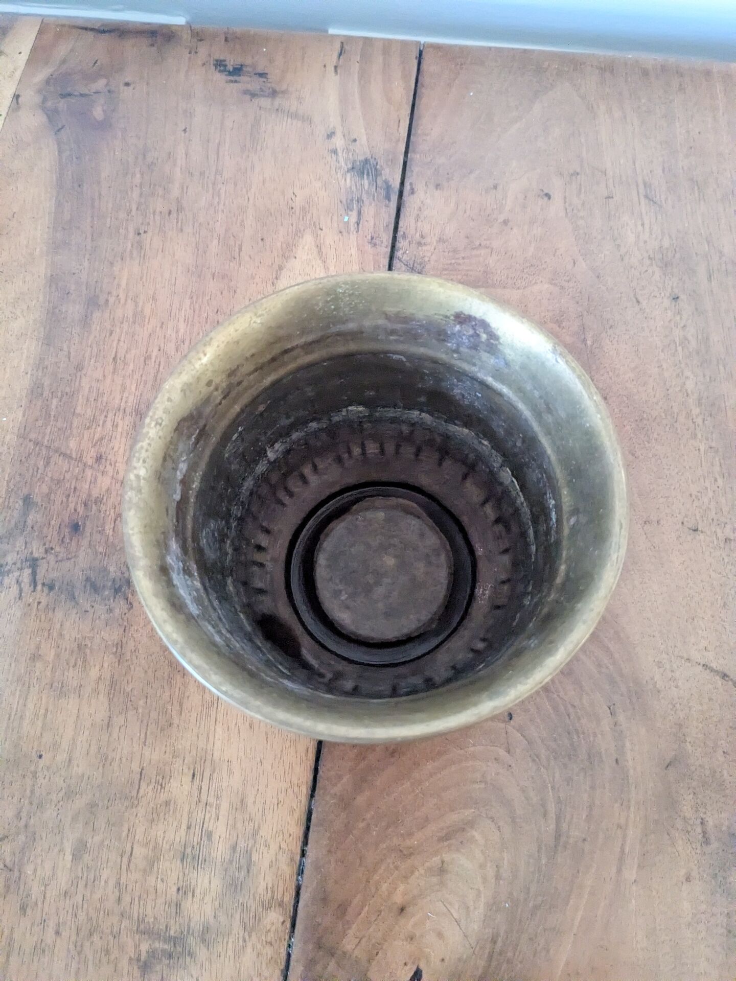 Cache pot en laiton