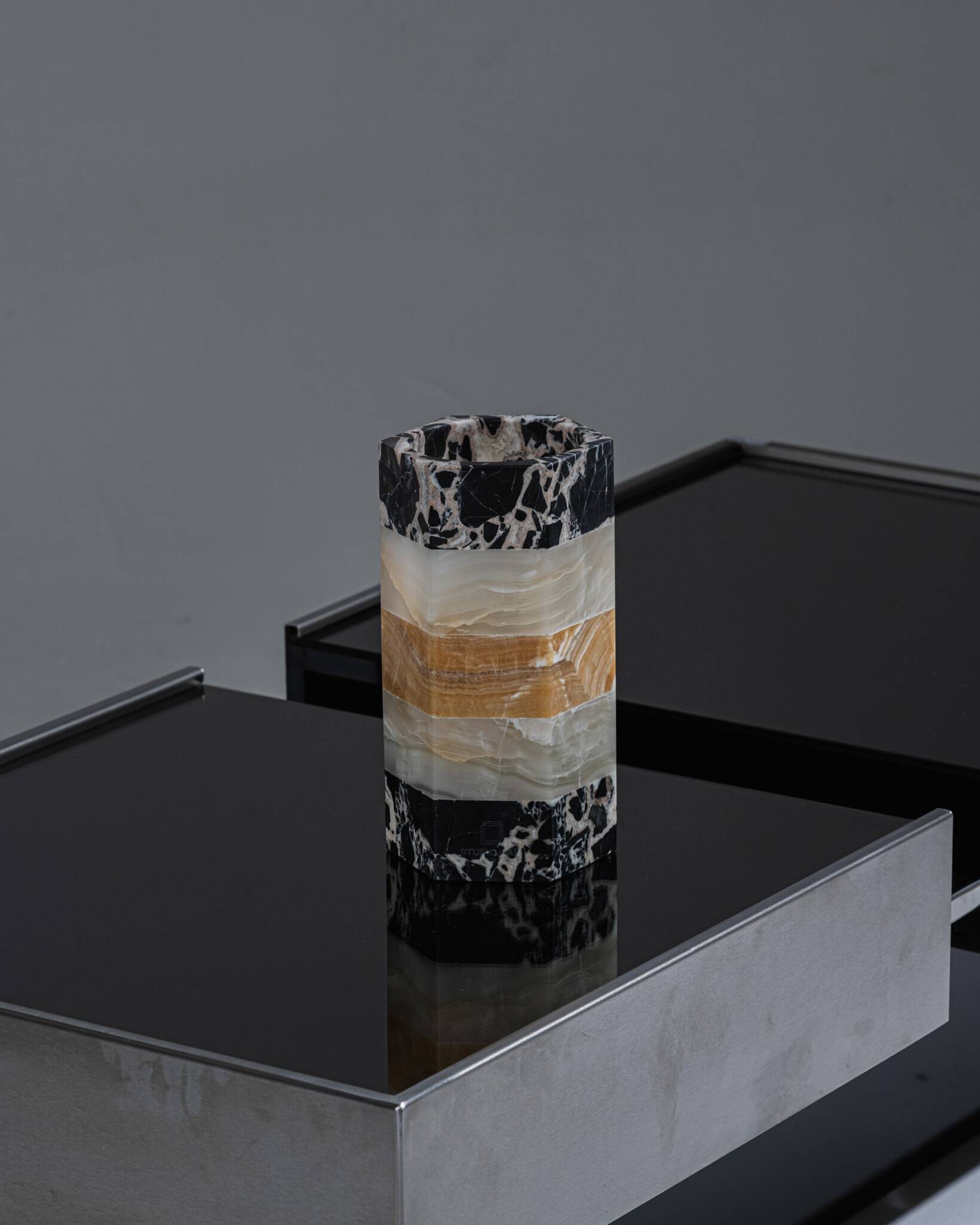 Vase emma en marbre, onyx blanc et orange