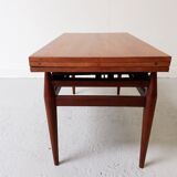 Flexible scandinavian vintage coffee table