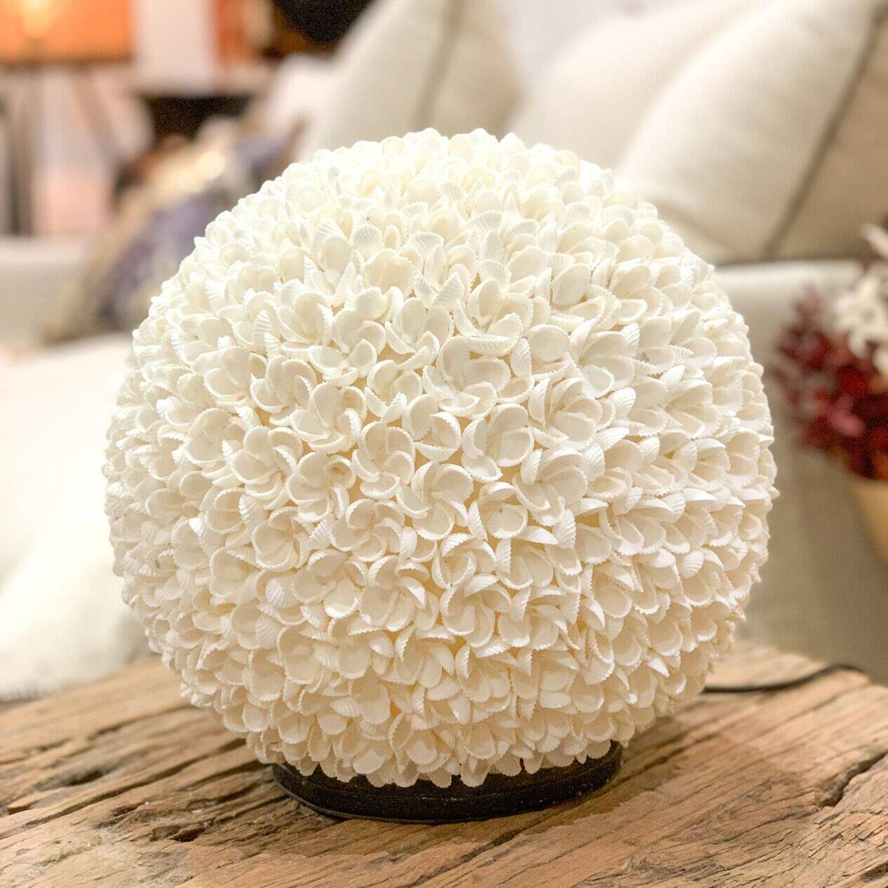 Lampe à poser en coquillages