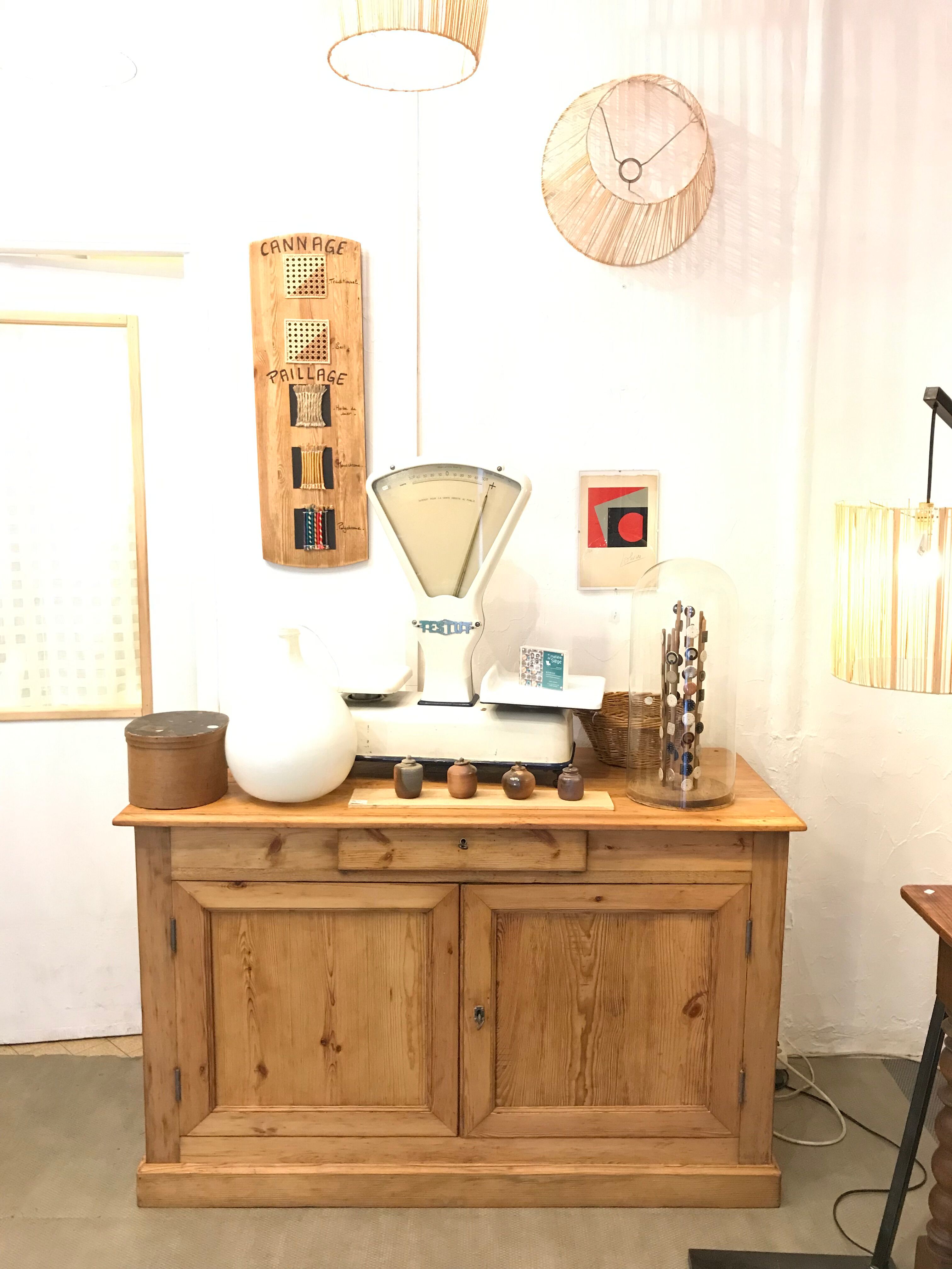 Double-sided grocer counter