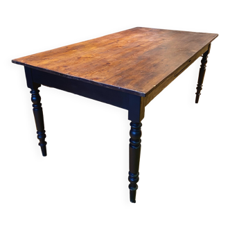 Larch wood dining table