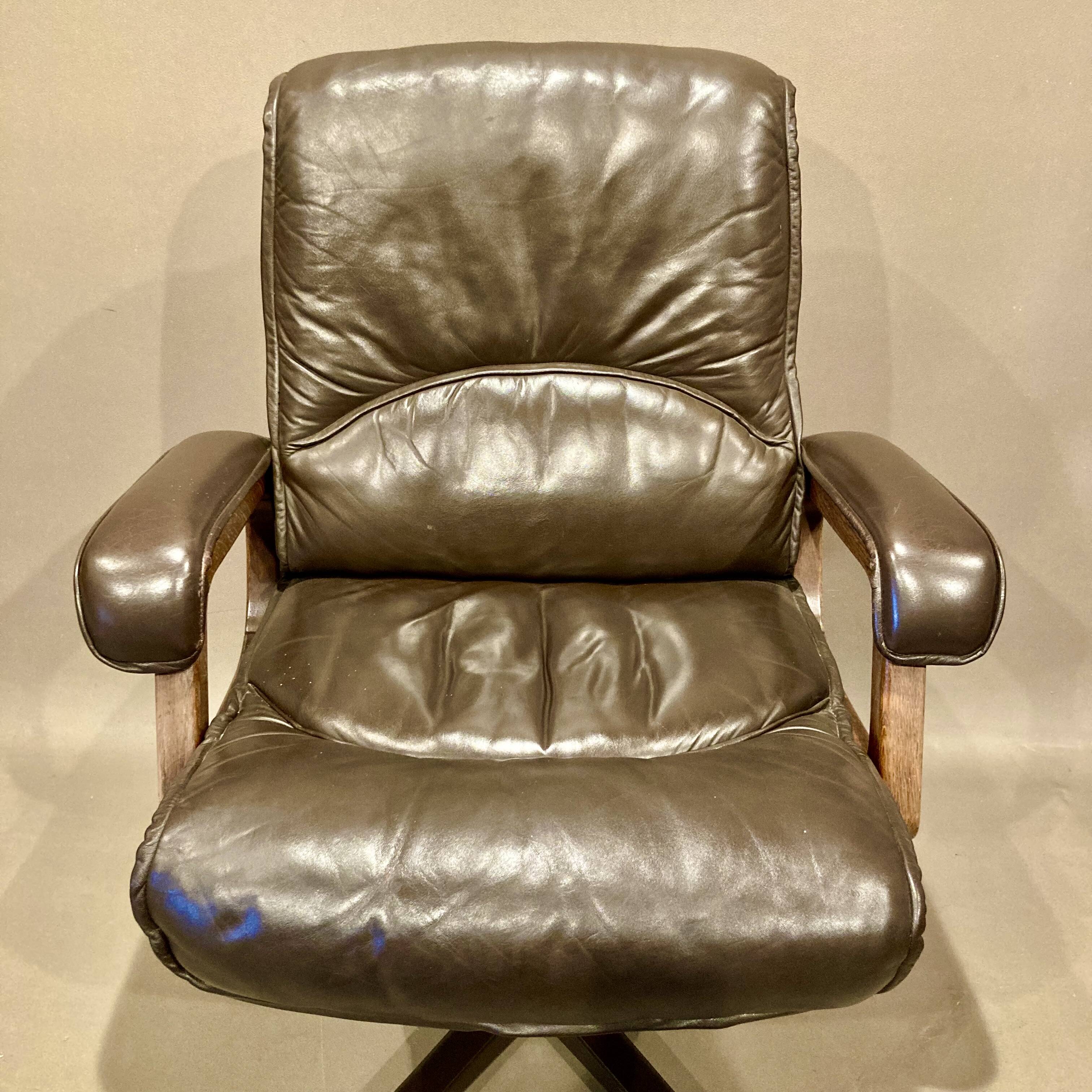 Fauteuil et ottoman en cuir, 1960