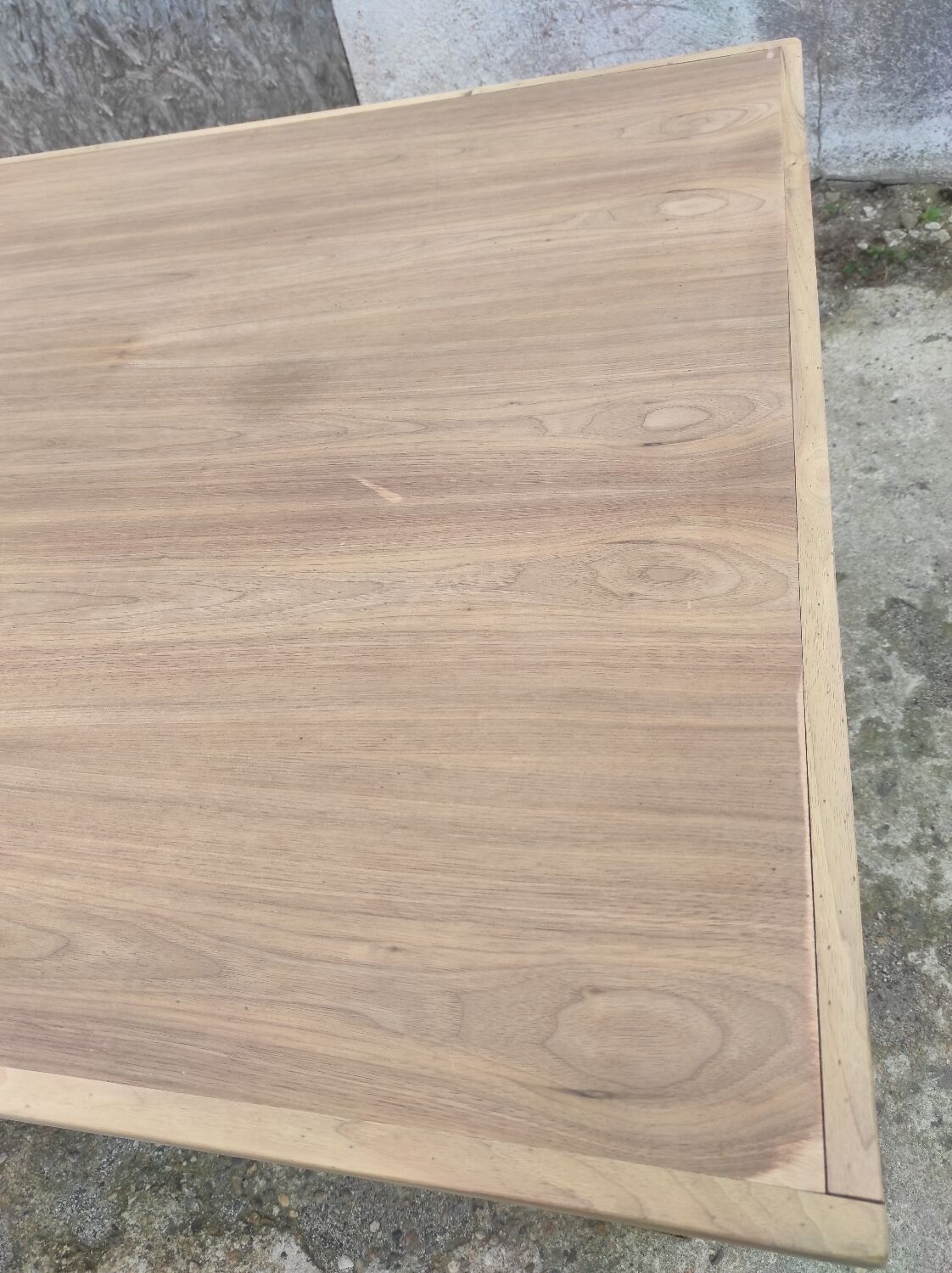 Old farmhouse table of 2x1 m and 8 places in beech and oak