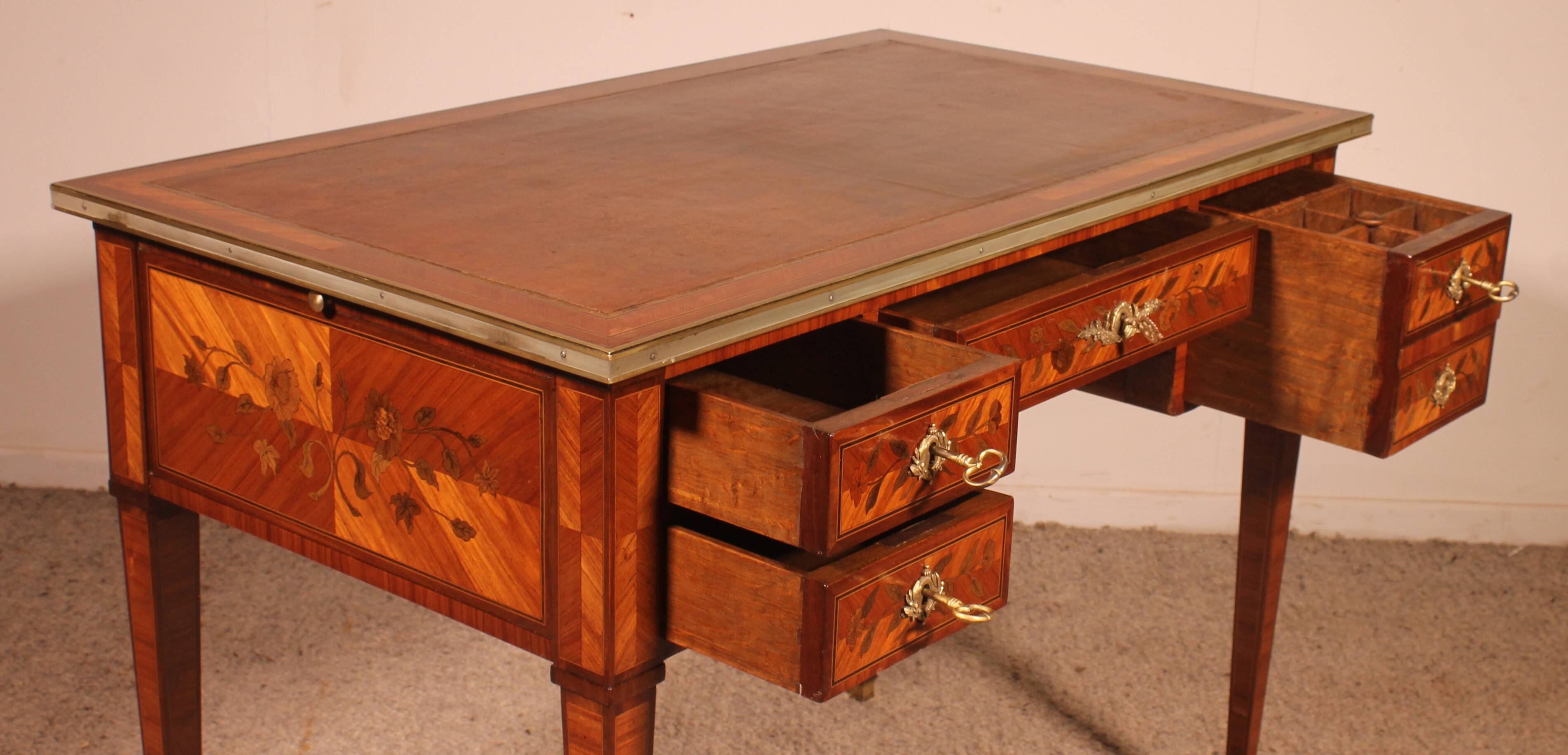 Bureau Plat Louis XVI En Bois De Rose
