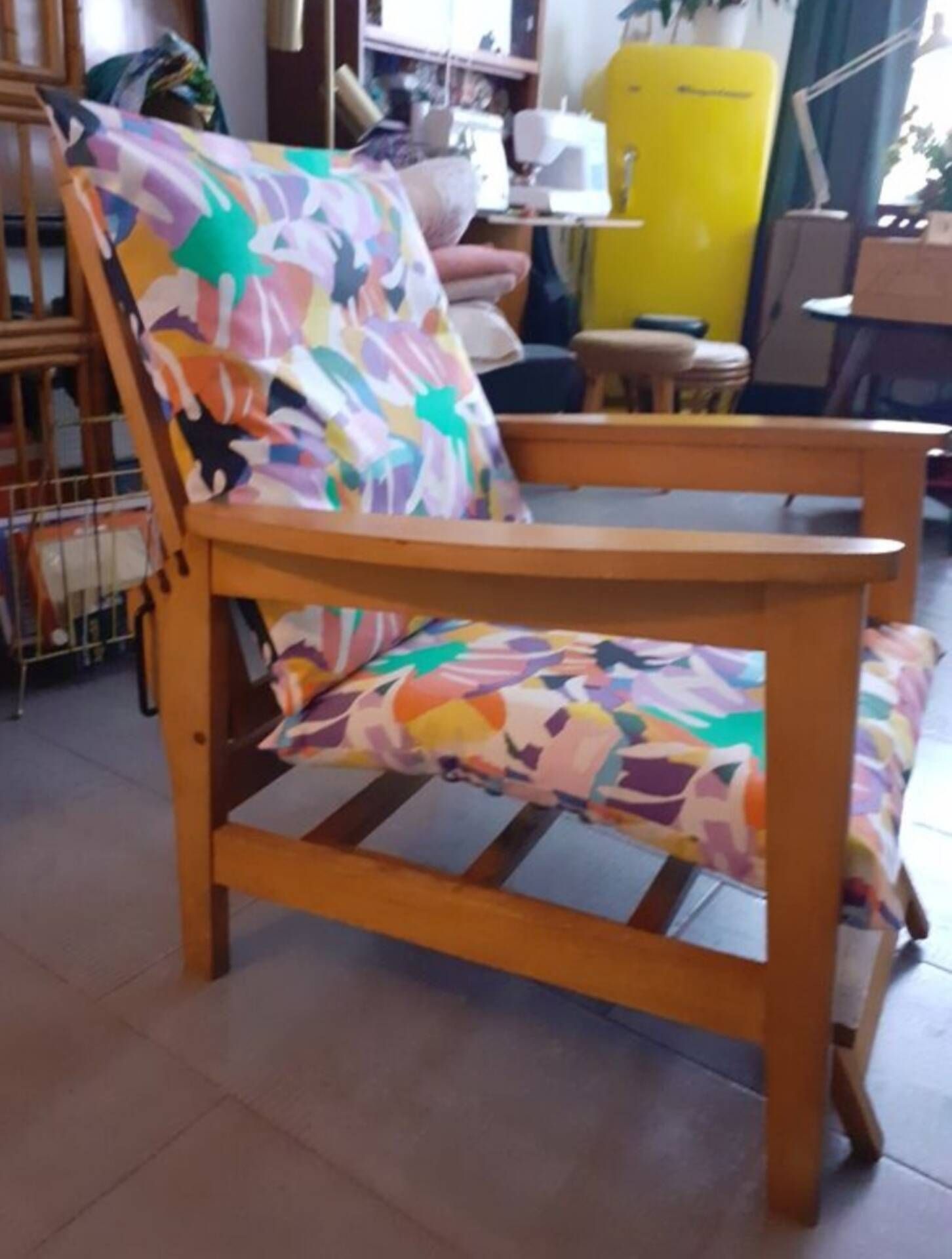 Fauteuil relax vintage en bois – coussins entièrement reconfectionnés