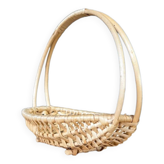 small basket 🧺 in rattan leaf