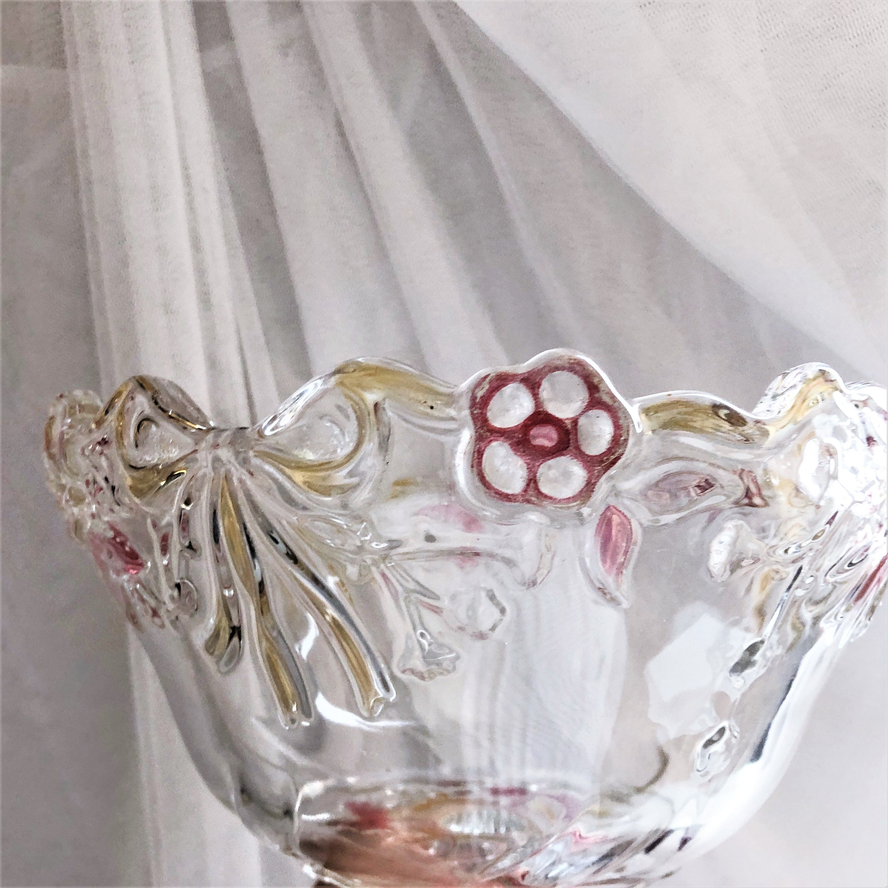 Pedestal fruit cup in blown glass