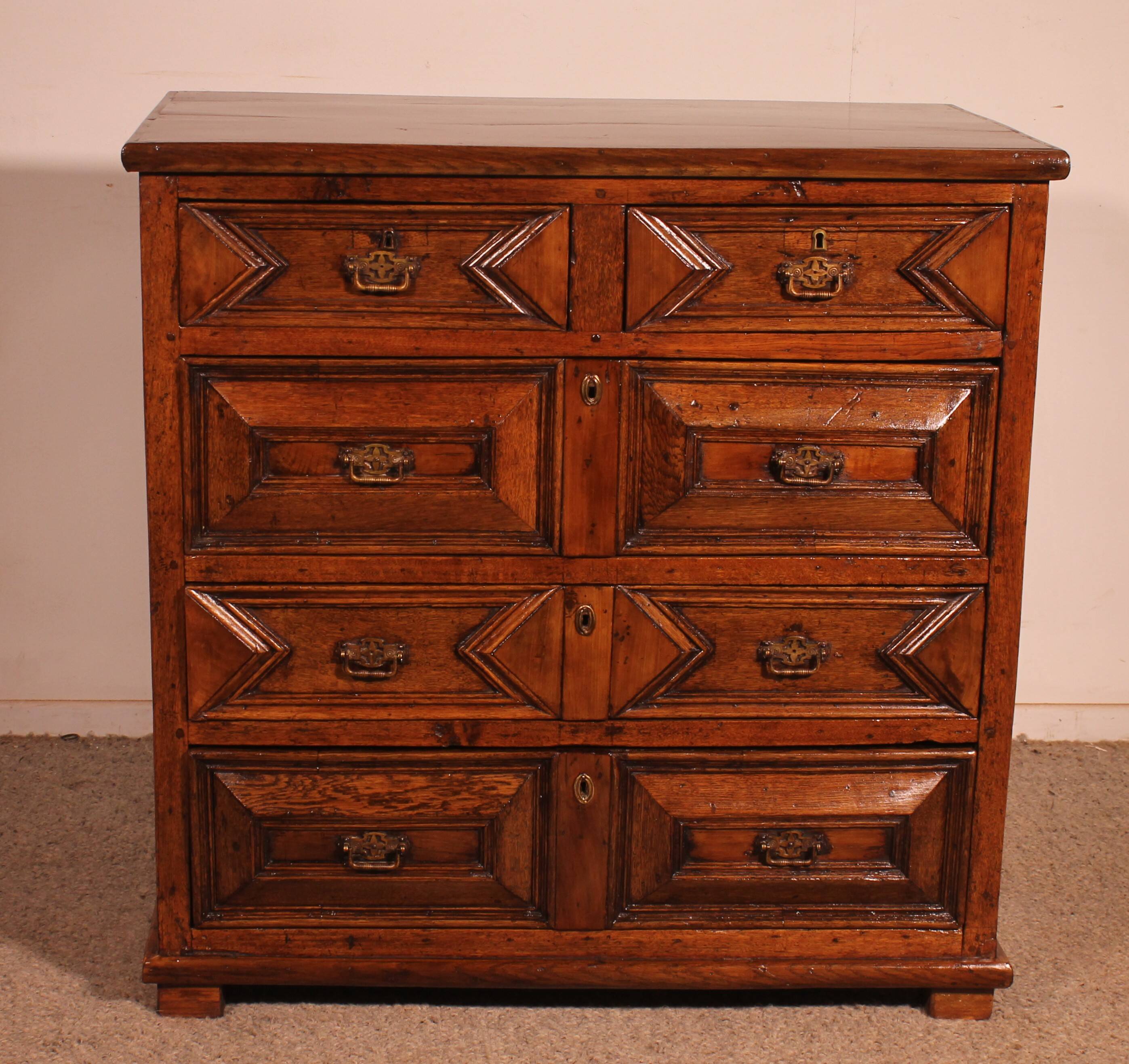 17th Century Jacobean Chest of Drawers in Oak and Walnut