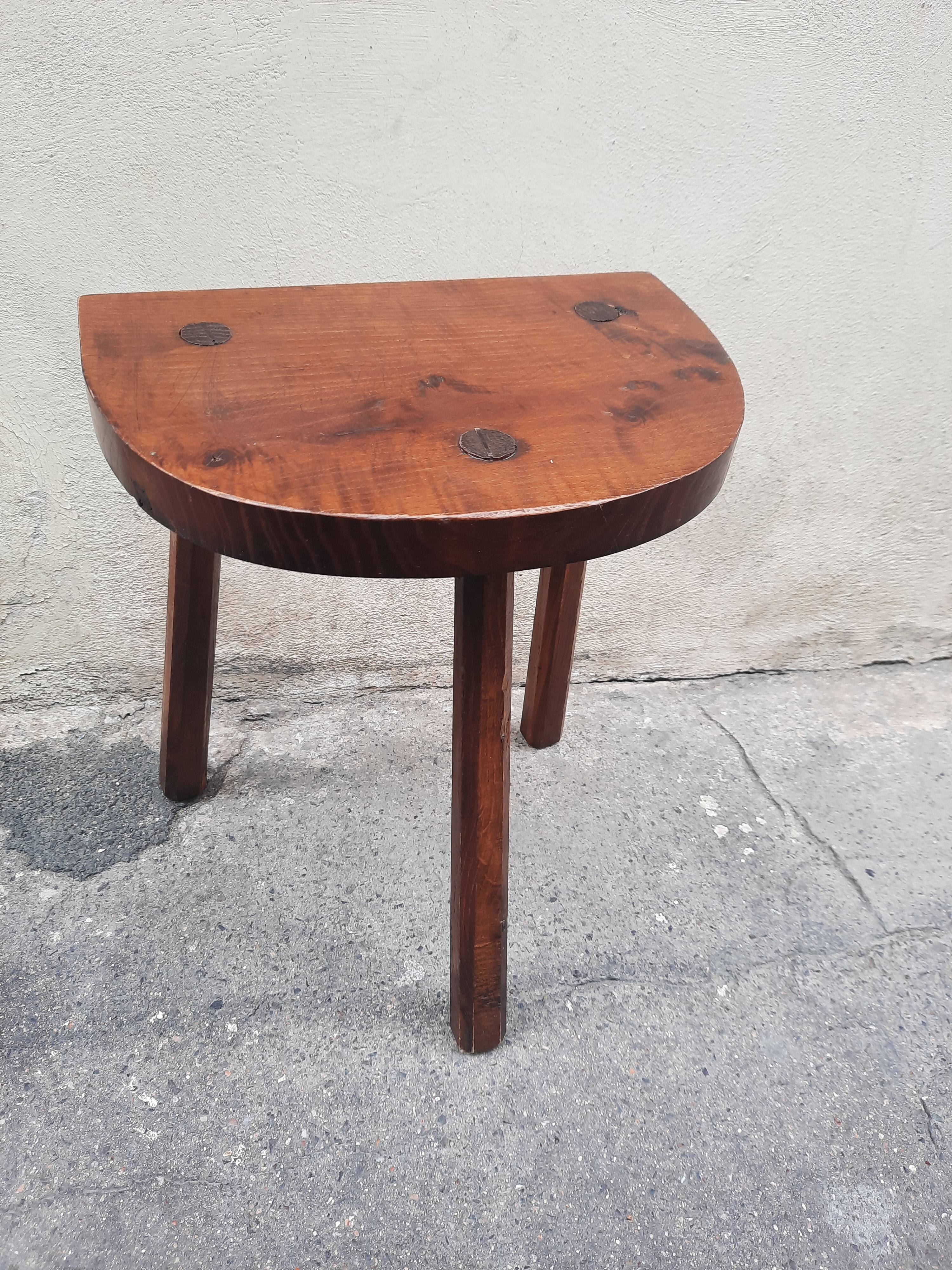 Tripod stool