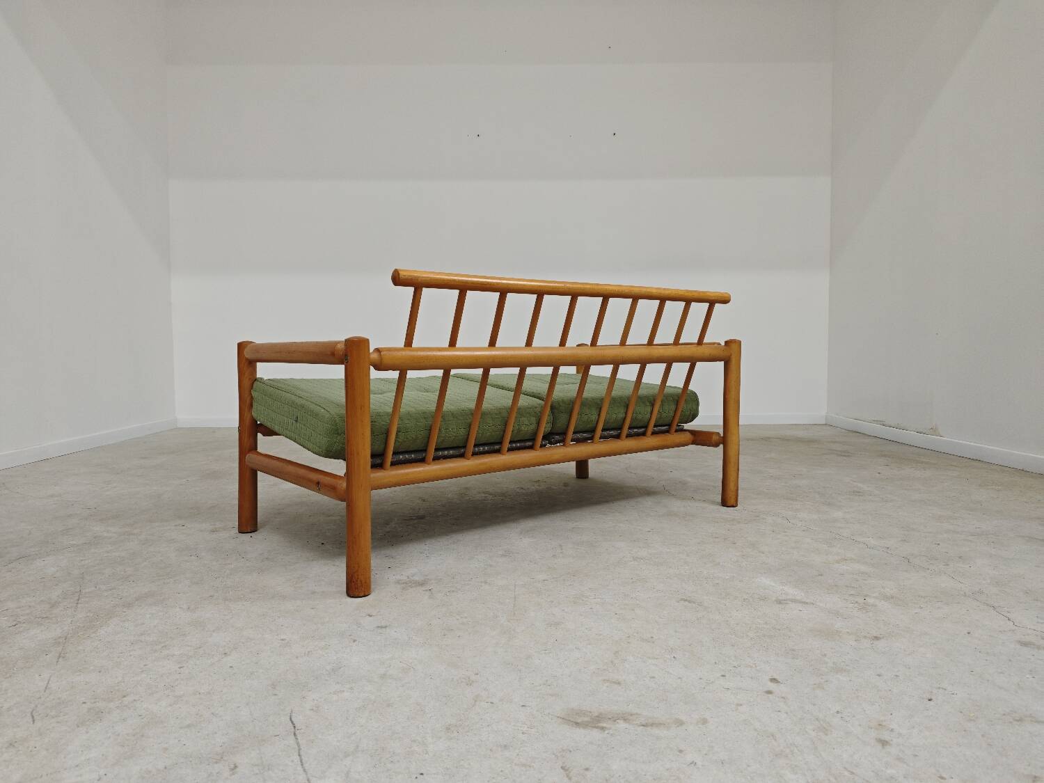 Canapé banquette 2 places verte , Europe de l'est