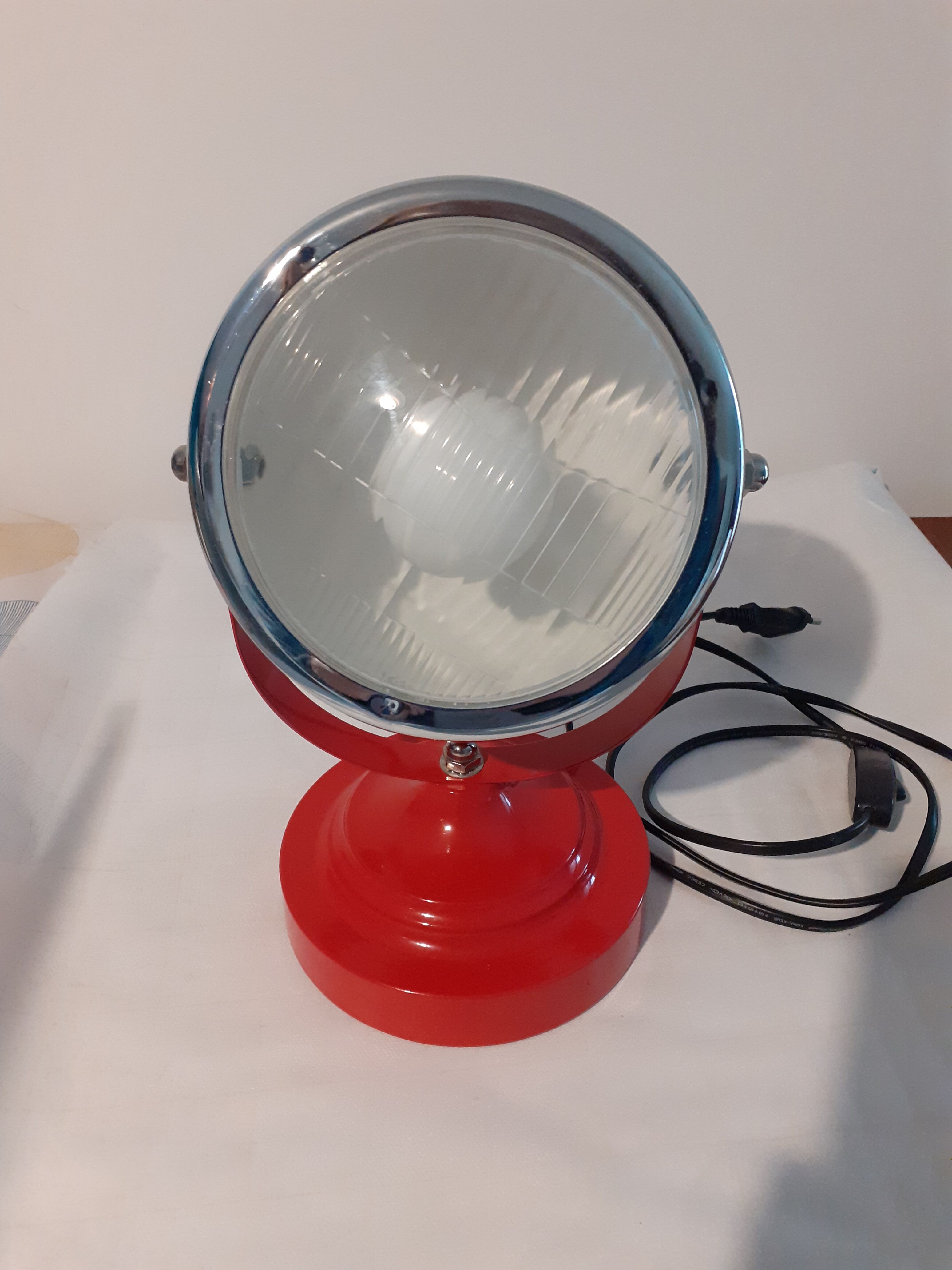 Table lamp