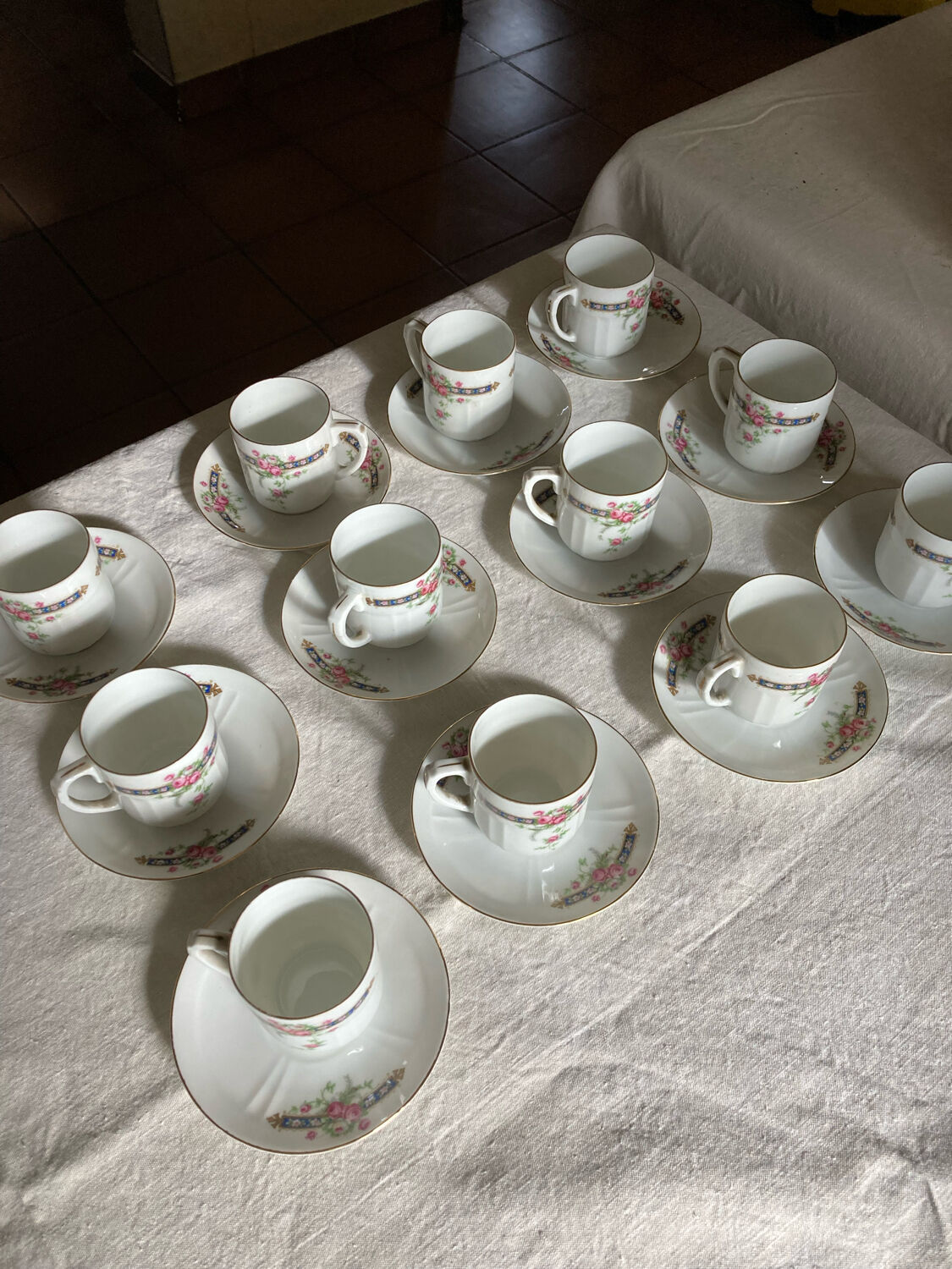 Set of dishes
