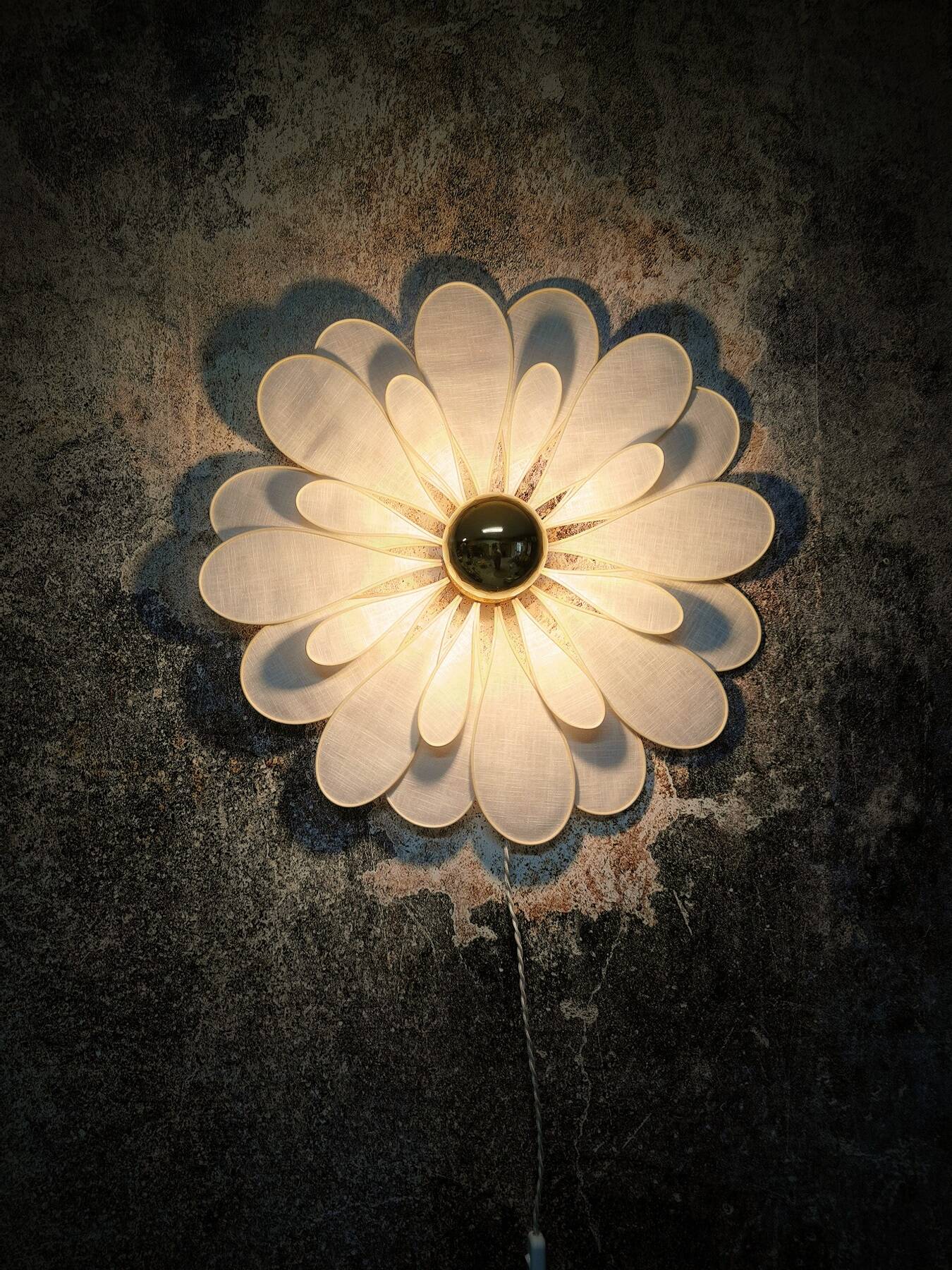 Flower wall light