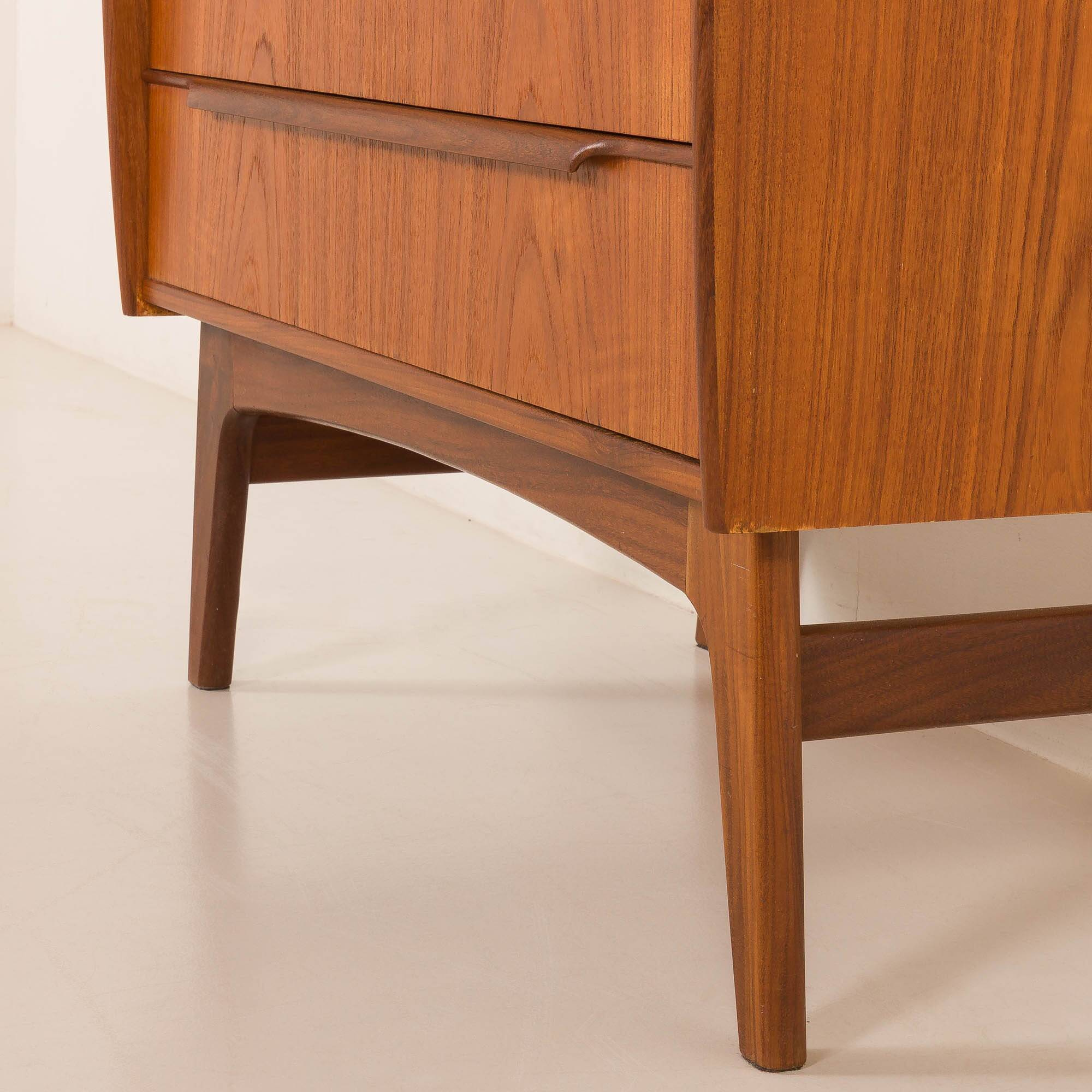 Commode danoise avec bureau caché ou coiffeuse, années 1960