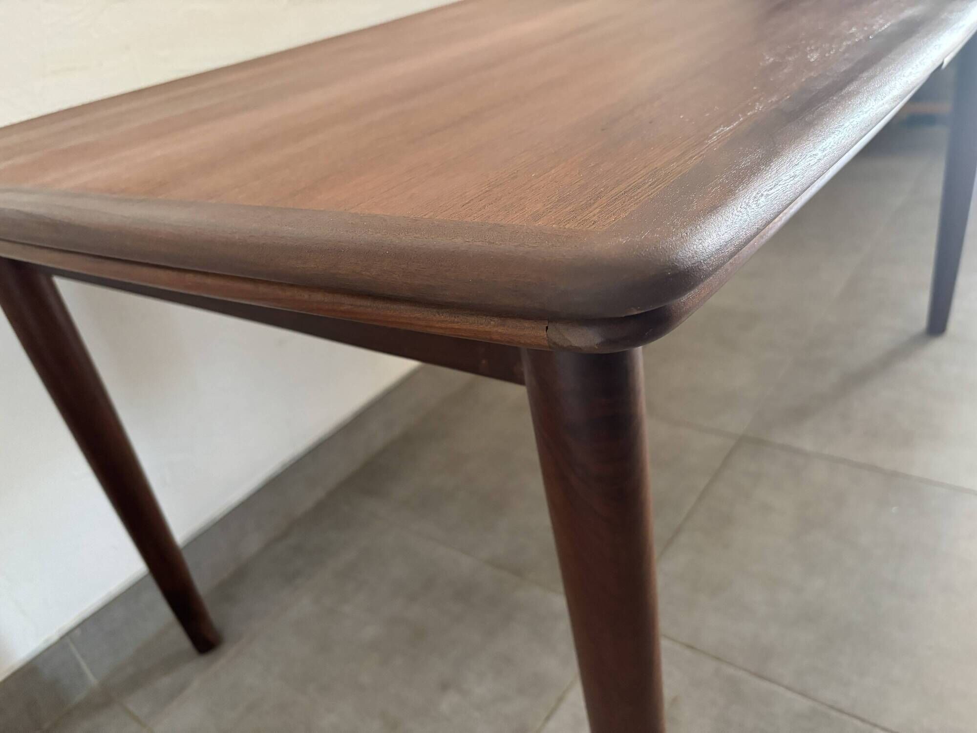 Extendable teak table in Scandinavian/Danish style, Ligne Roset, 1960s.