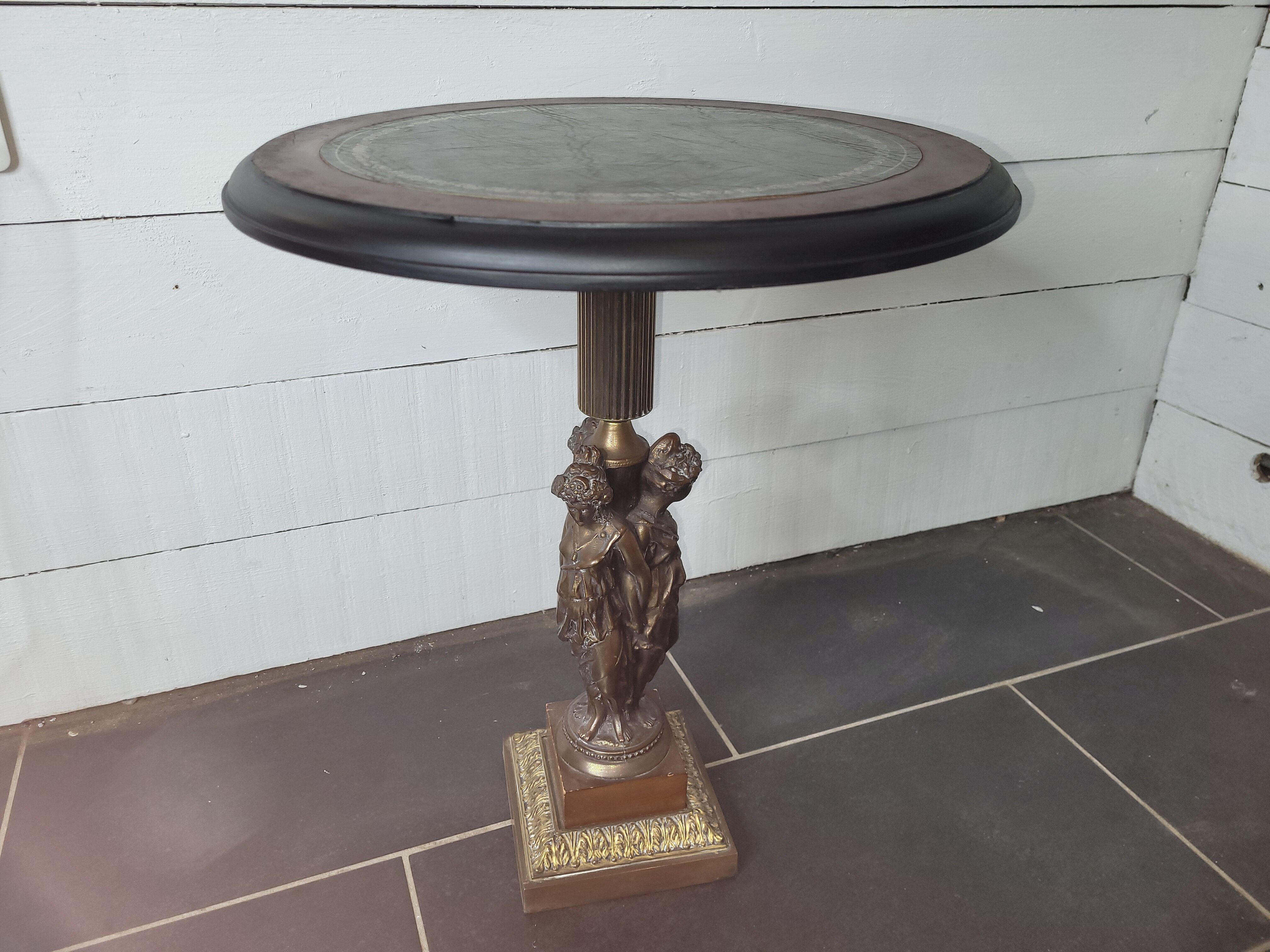 Table d'appoint style empire en bronze