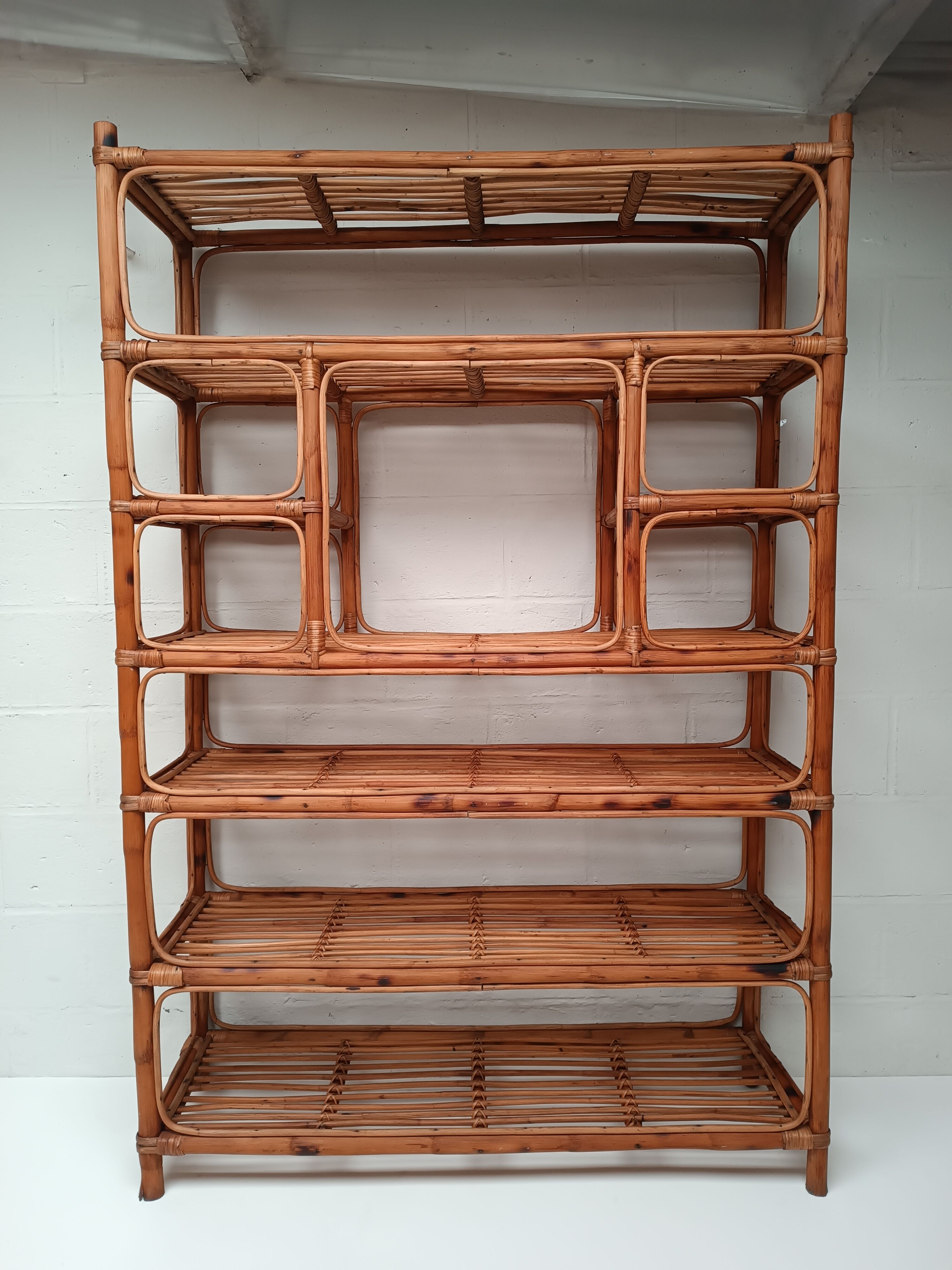 Bookcase shelf in bamboo and vintage rattan